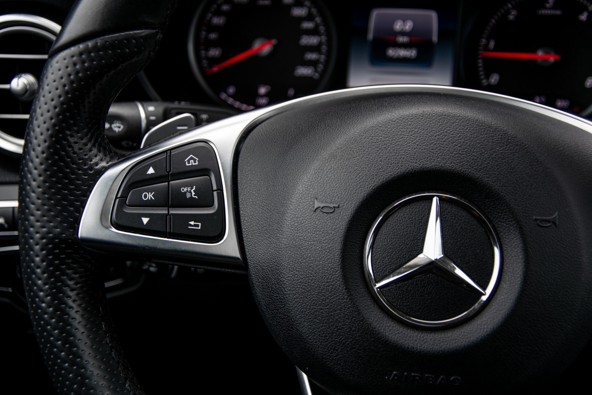 Mercedes-Benz GLC 220 d 4-M AMG/Distronic/Panorama/Comand/HUD/Afn-Trhk Aut9 Foto 9