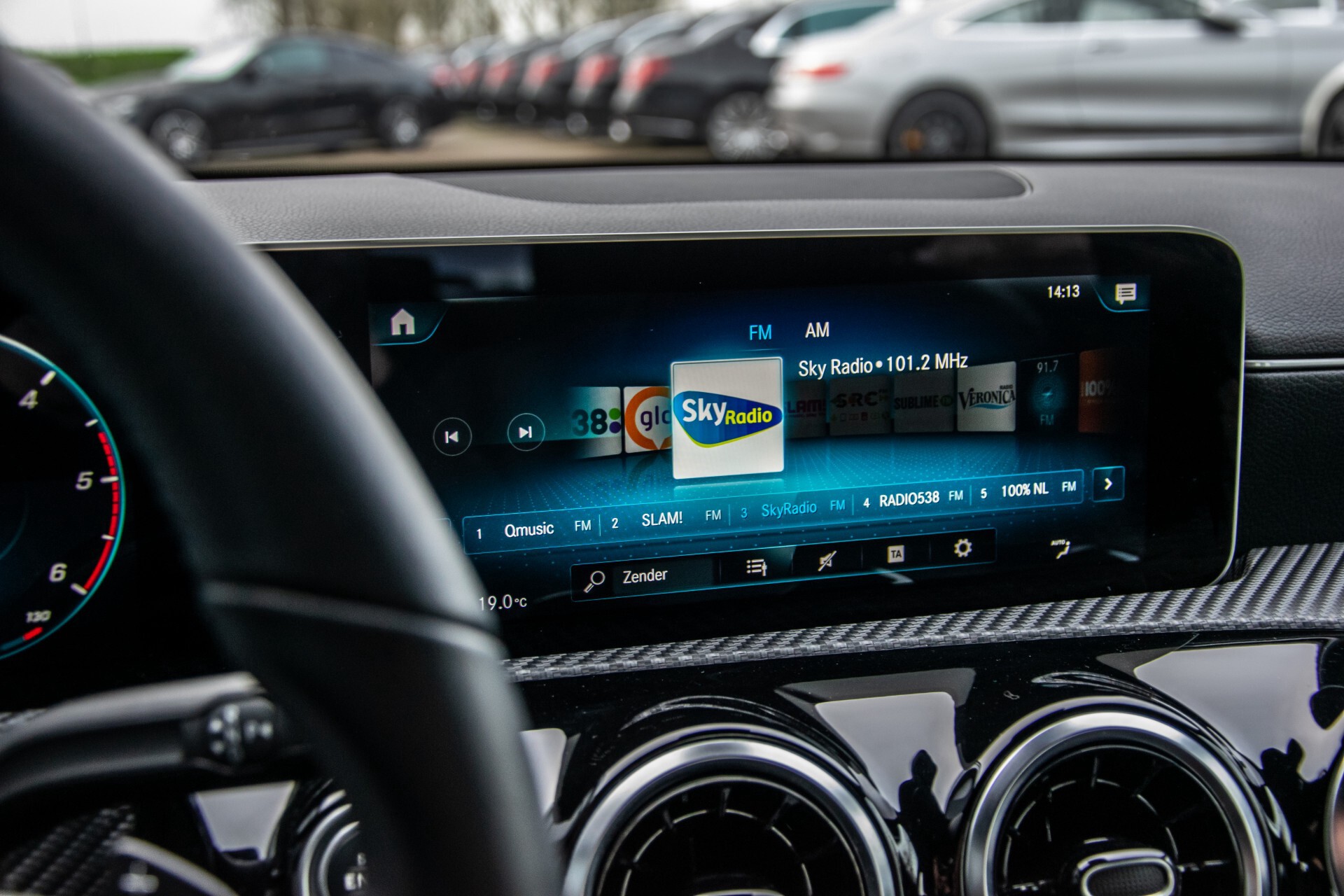 Mercedes-Benz A-Klasse 180 d Style MBUX/Camera/Stoelverwarming/LED Aut7 Foto 17