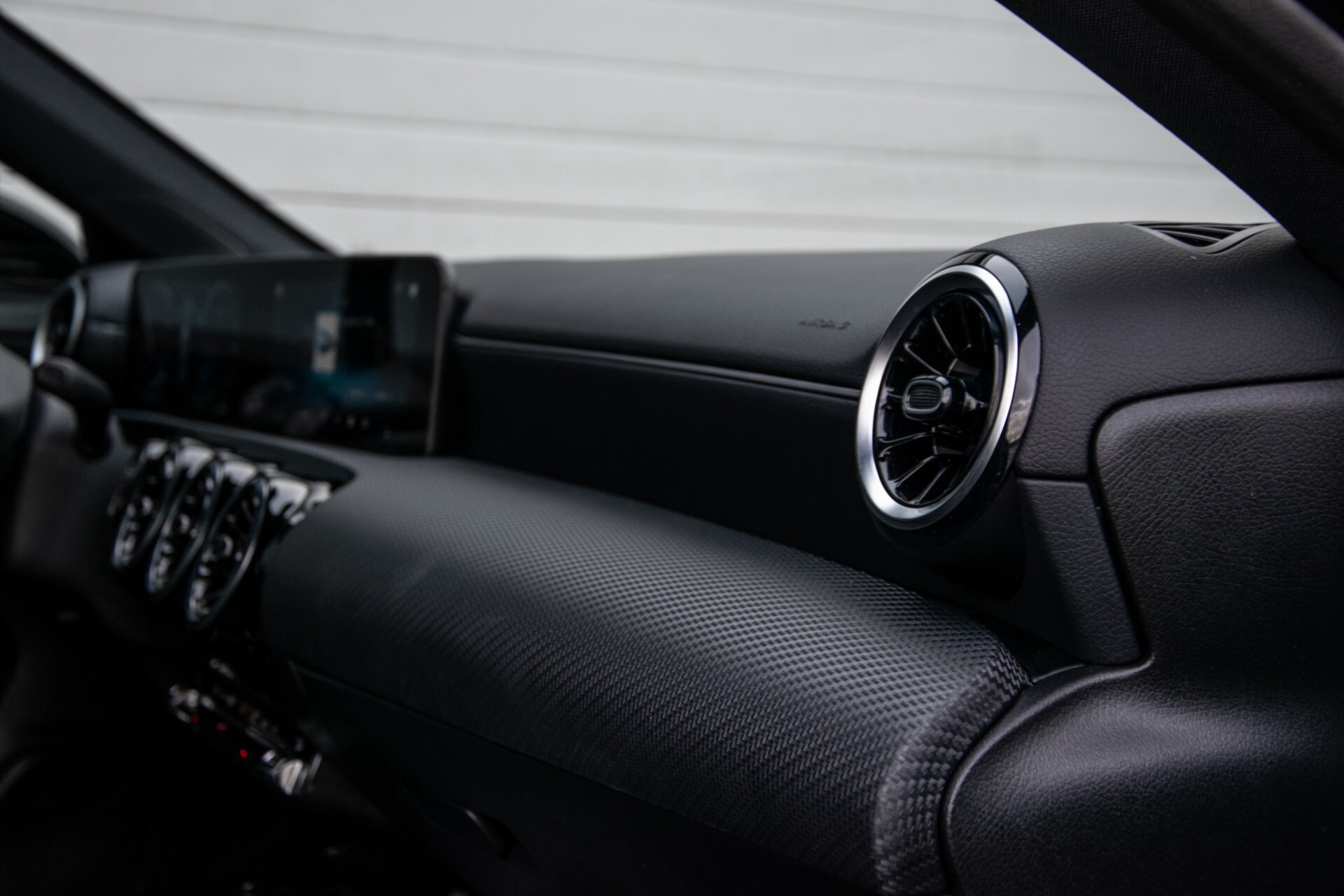 Mercedes-Benz A-Klasse 180 d Style MBUX/Camera/Stoelverwarming/LED Aut7 Foto 22