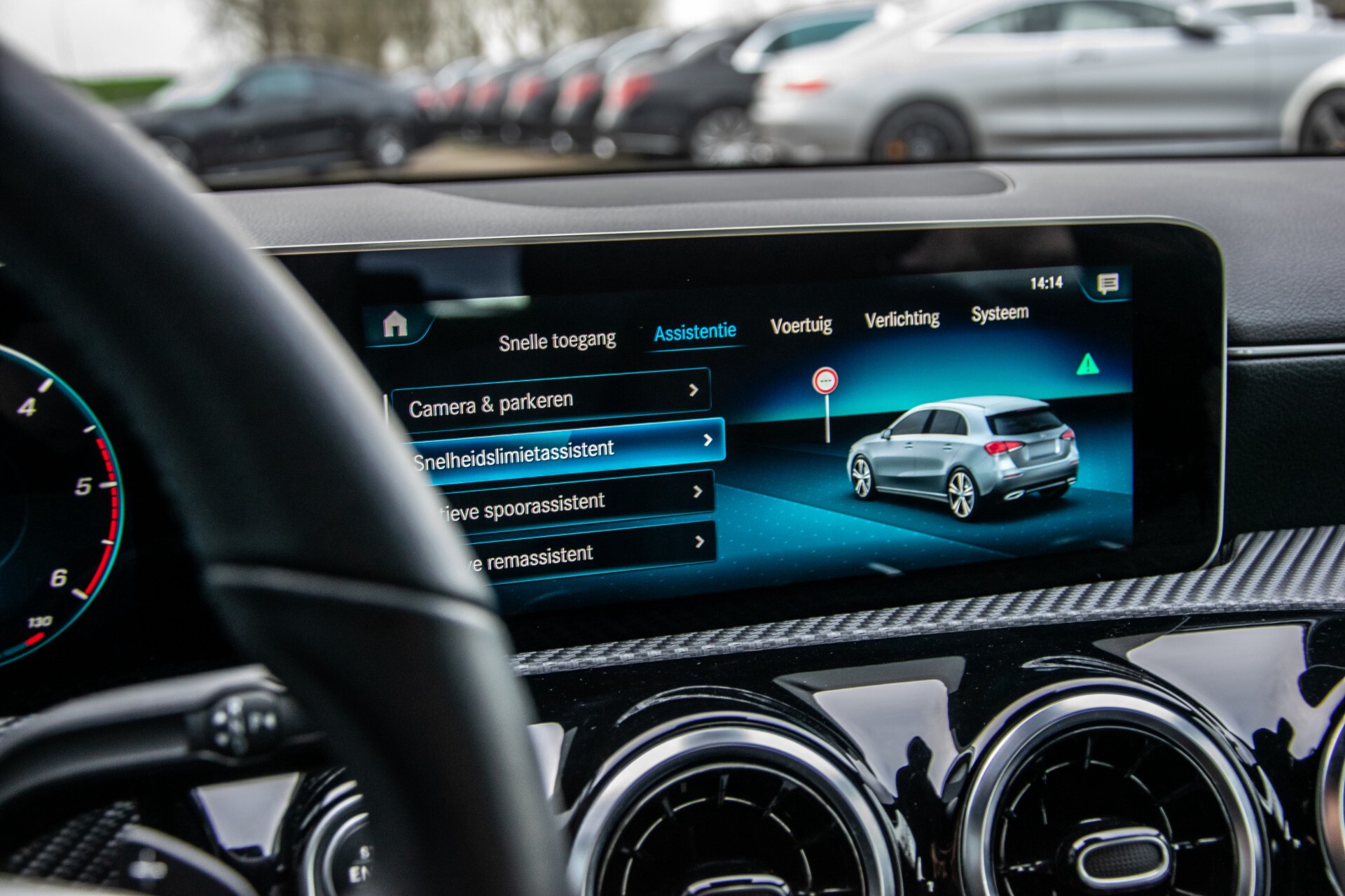 Mercedes-Benz A-Klasse 180 d Style MBUX/Camera/Stoelverwarming/LED Aut7 Foto 25