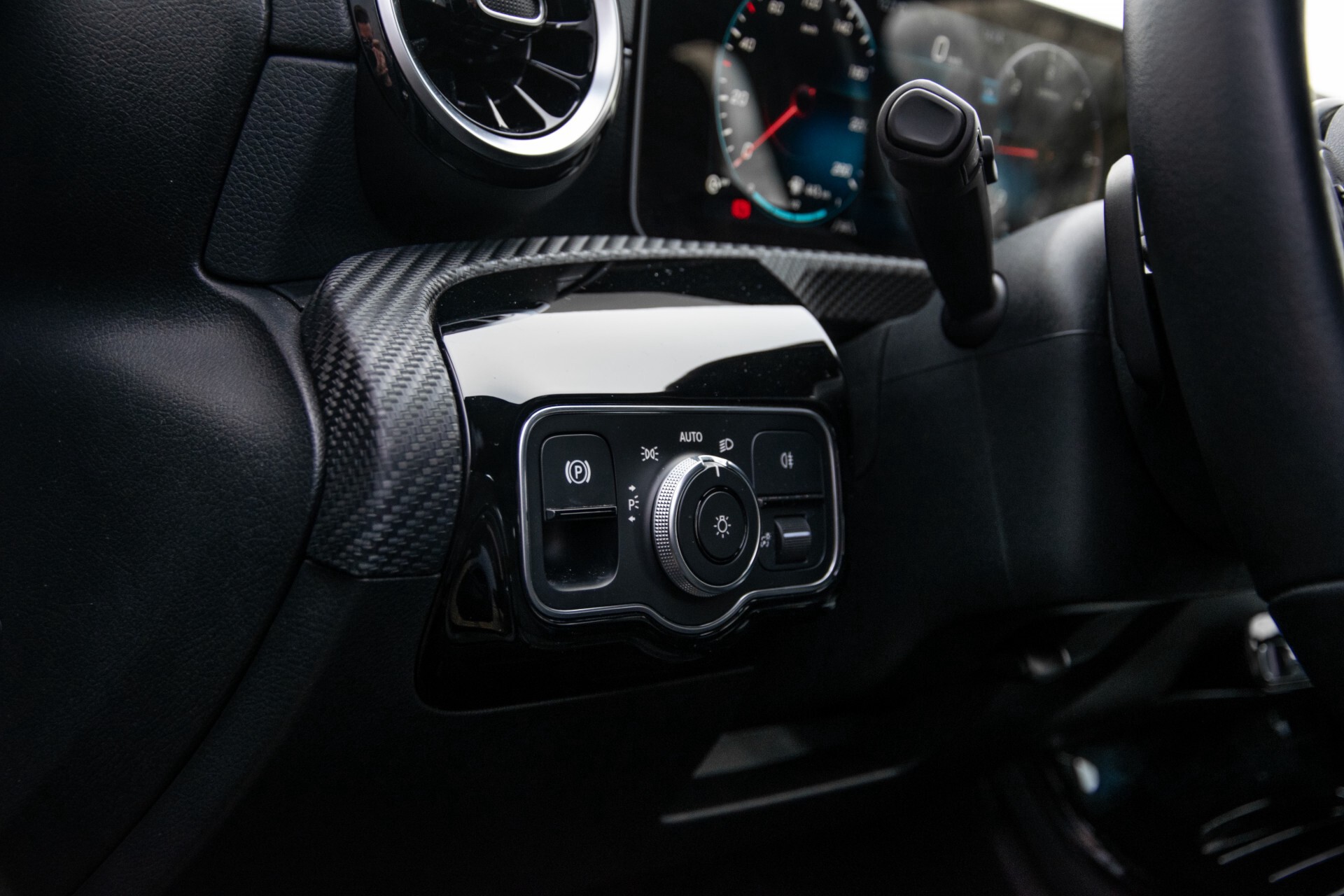 Mercedes-Benz A-Klasse 180 d Style MBUX/Camera/Stoelverwarming/LED Aut7 Foto 26