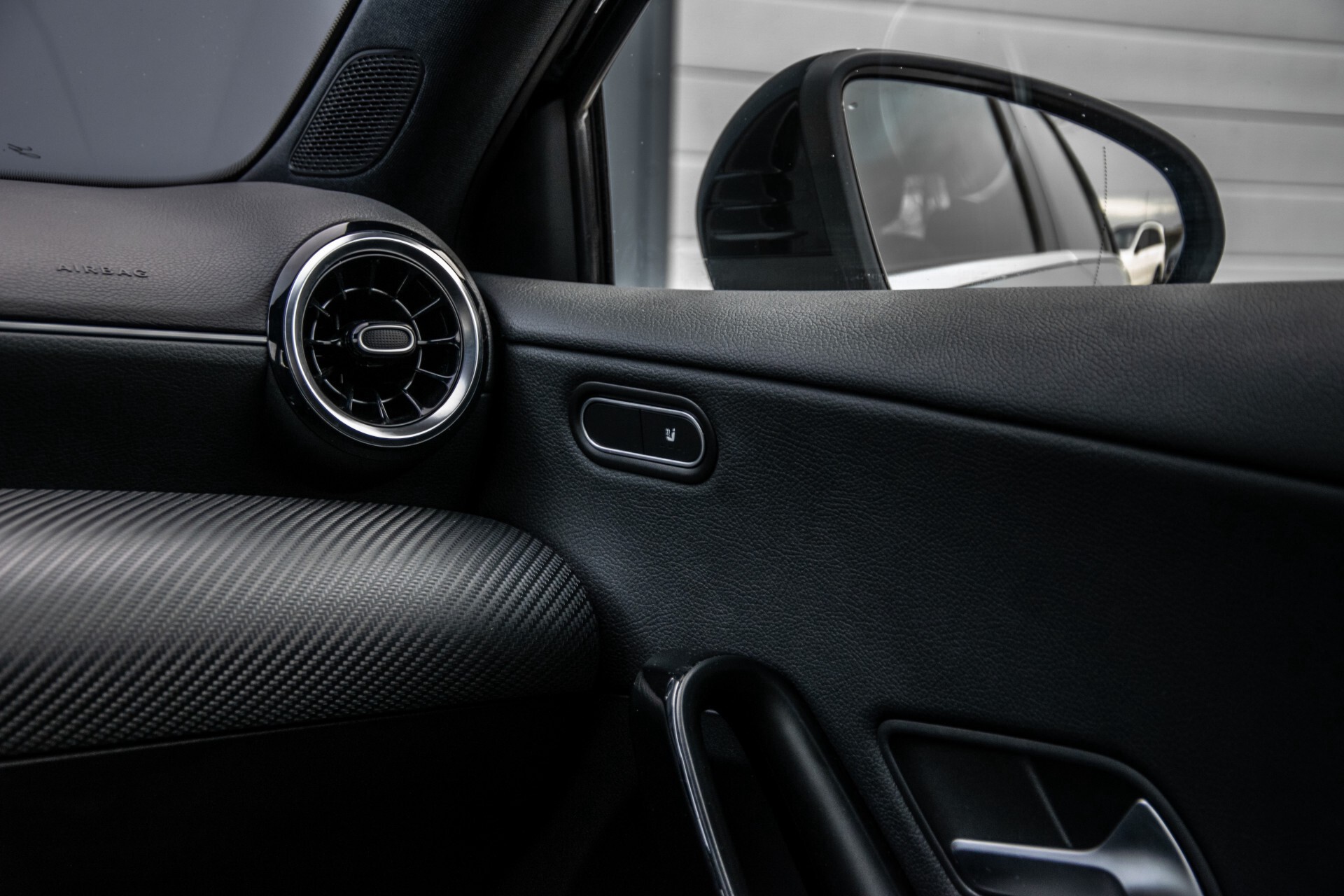 Mercedes-Benz A-Klasse 180 d Style MBUX/Camera/Stoelverwarming/LED Aut7 Foto 45