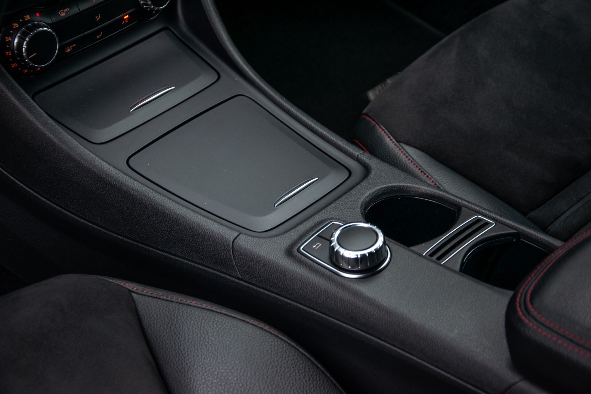 Mercedes-Benz A-Klasse 180 AMG Dynamic Handling/Camera/Xenon/Navi/Privacy Aut7 Foto 17