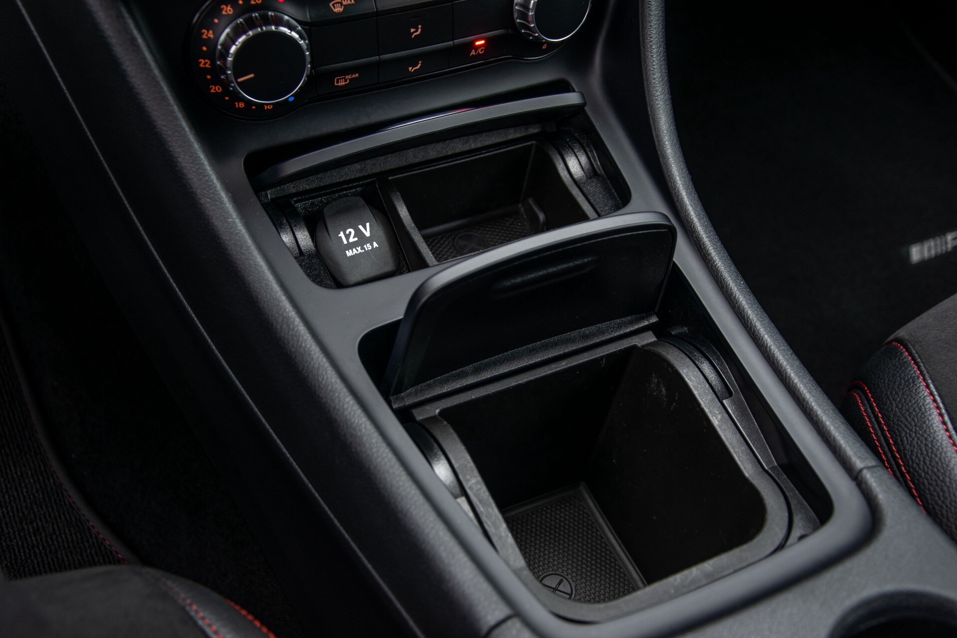 Mercedes-Benz A-Klasse 180 AMG Dynamic Handling/Camera/Xenon/Navi/Privacy Aut7 Foto 28