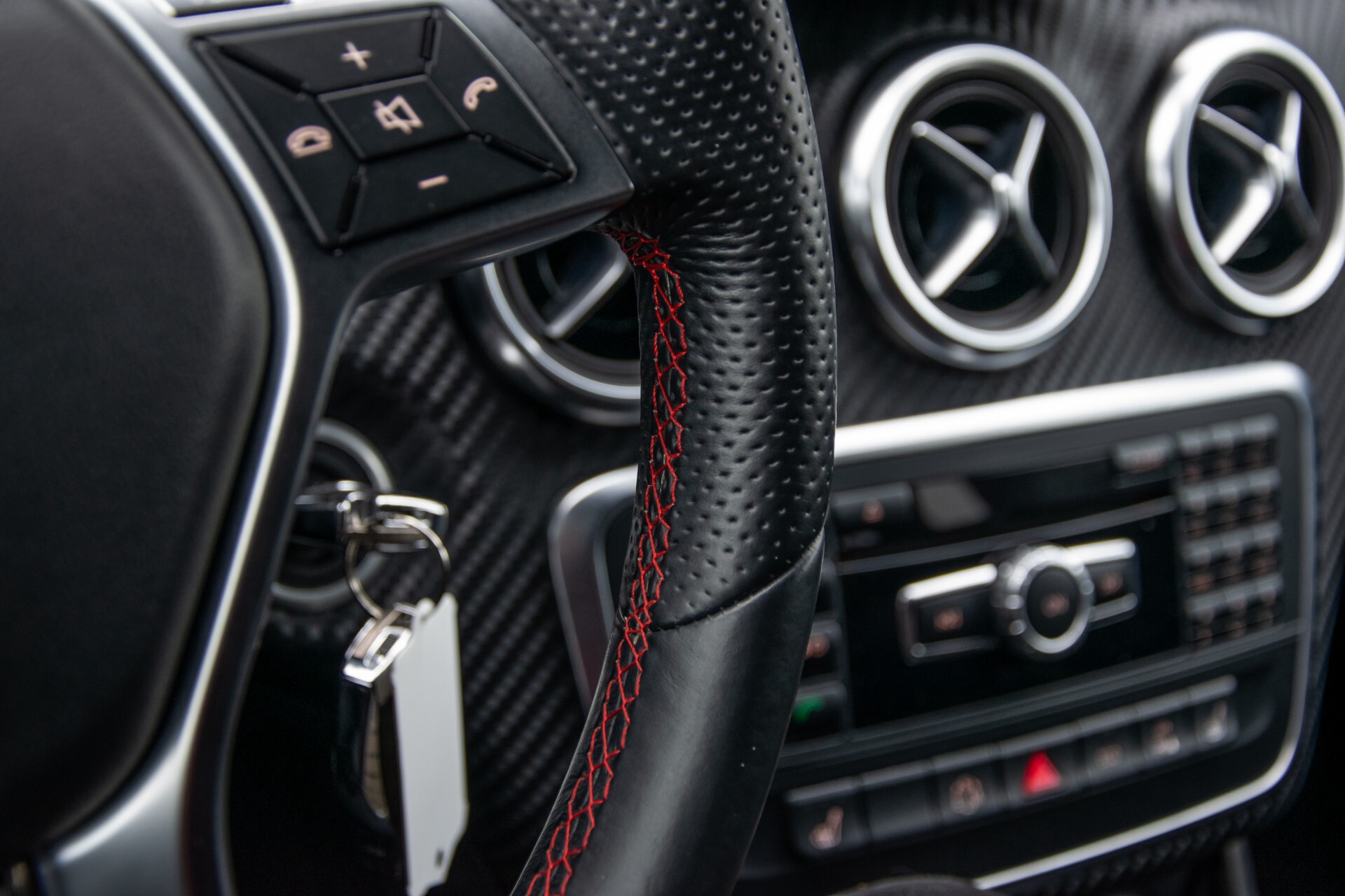 Mercedes-Benz A-Klasse 180 AMG Dynamic Handling/Camera/Xenon/Navi/Privacy Aut7 Foto 30