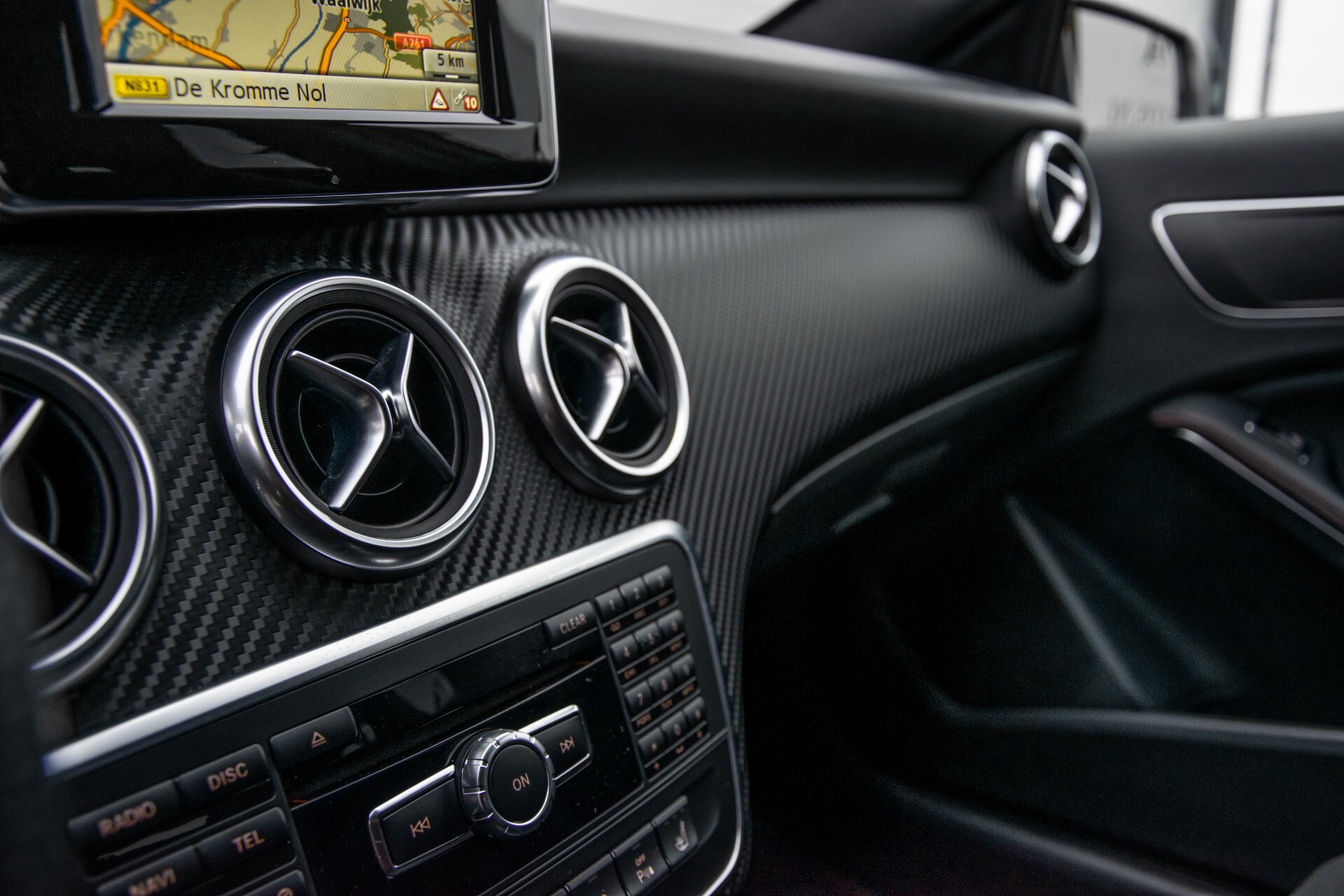 Mercedes-Benz A-Klasse 180 AMG Dynamic Handling/Camera/Xenon/Navi/Privacy Aut7 Foto 31