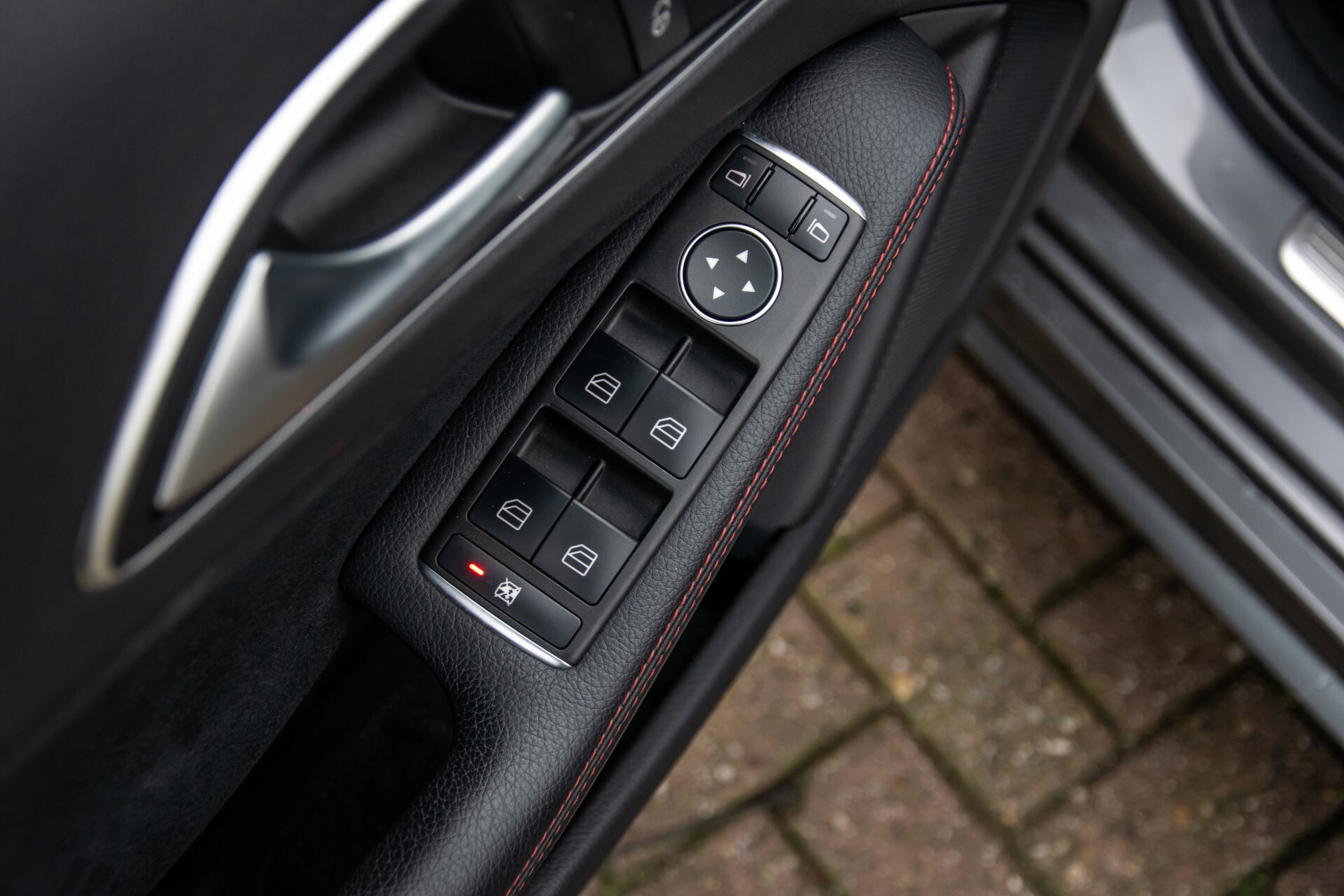 Mercedes-Benz A-Klasse 180 AMG Dynamic Handling/Camera/Xenon/Navi/Privacy Aut7 Foto 34