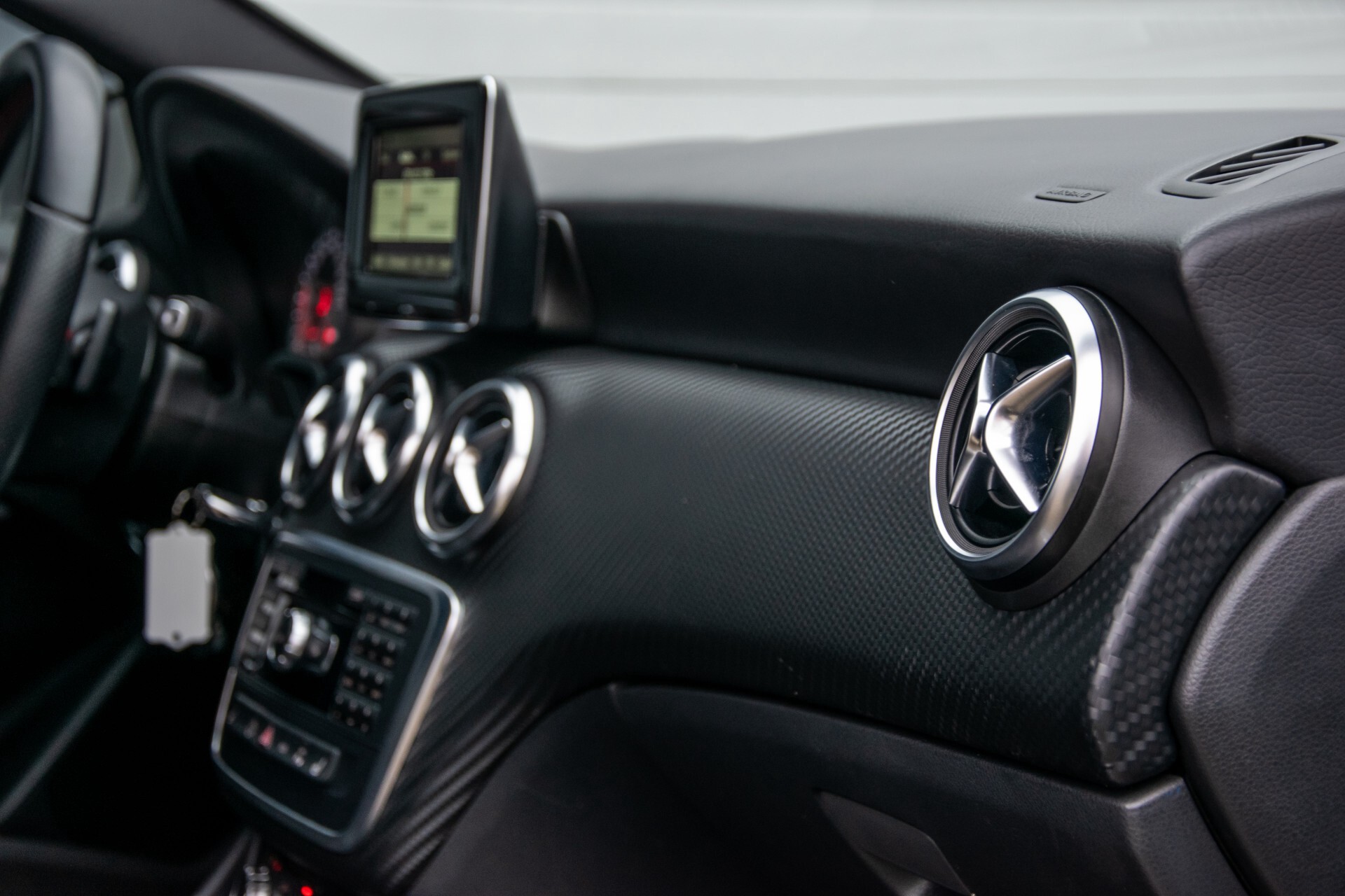 Mercedes-Benz A-Klasse 180 AMG Dynamic Handling/Camera/Xenon/Navi/Privacy Aut7 Foto 41