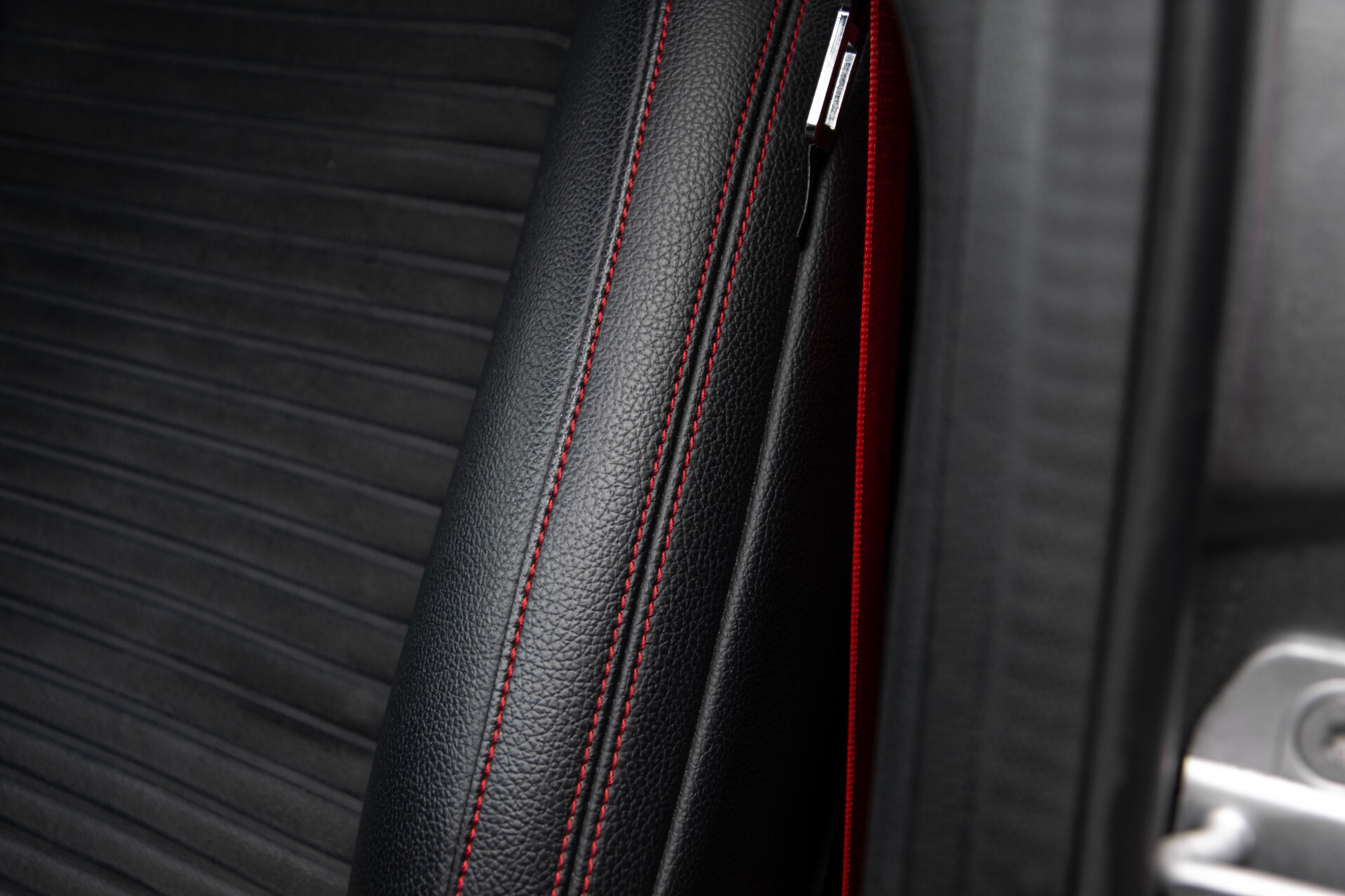 Mercedes-Benz A-Klasse 180 AMG Dynamic Handling/Camera/Xenon/Navi/Privacy Aut7 Foto 43