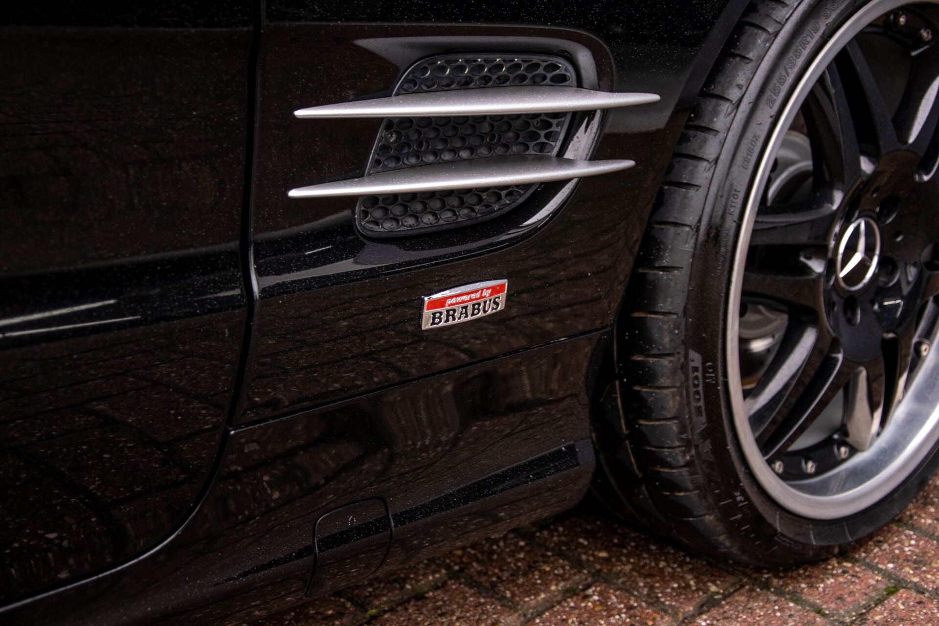 Mercedes-Benz SL-Klasse 500 Brabus uitlaatsysteem/velgen/grille/stuur Aut5 Foto 44