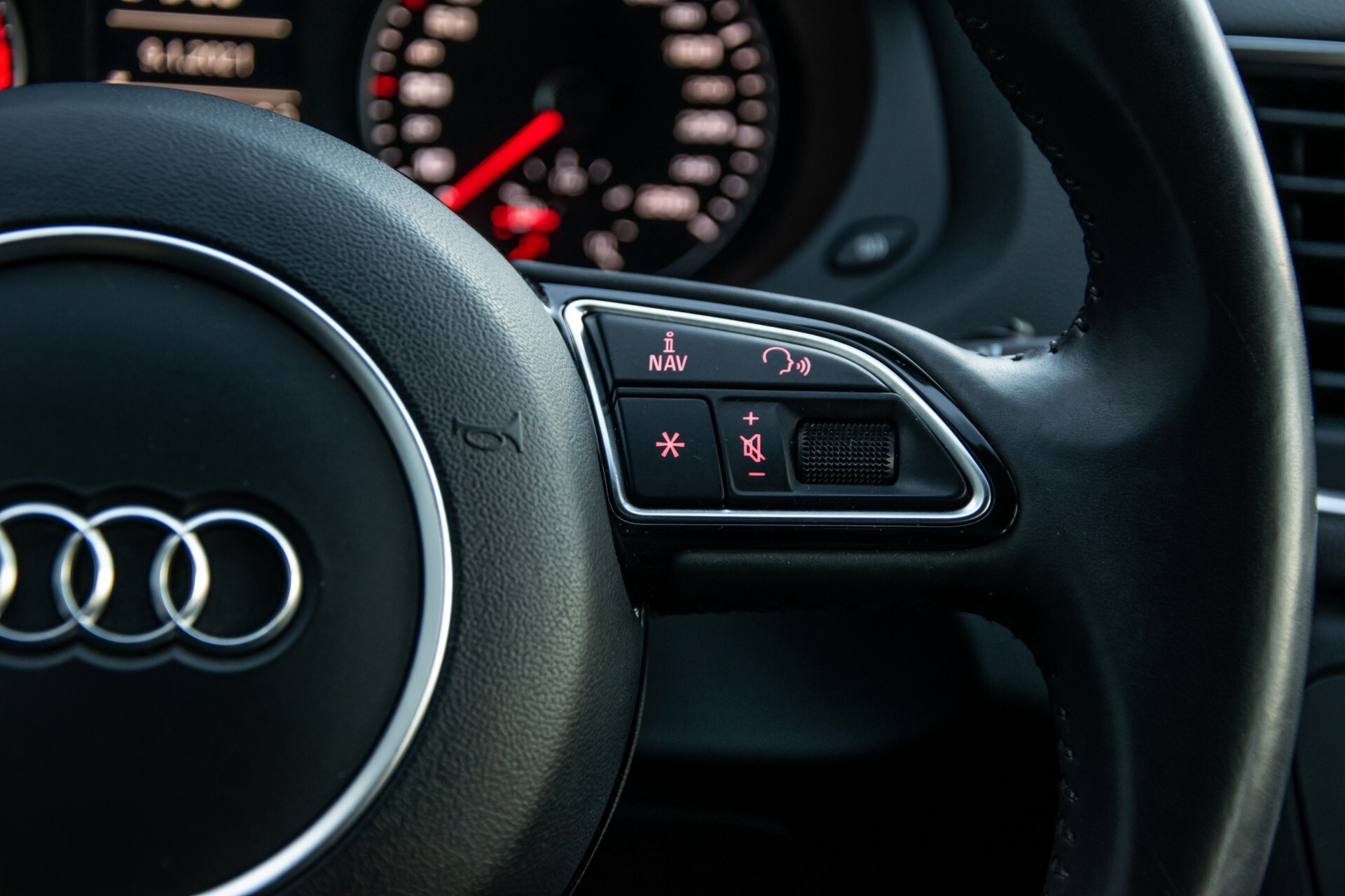 Audi Q3 2.0 TFSI quattro LED/Navi/Ecc/19"/Verw-stoelen Aut7 Foto 14