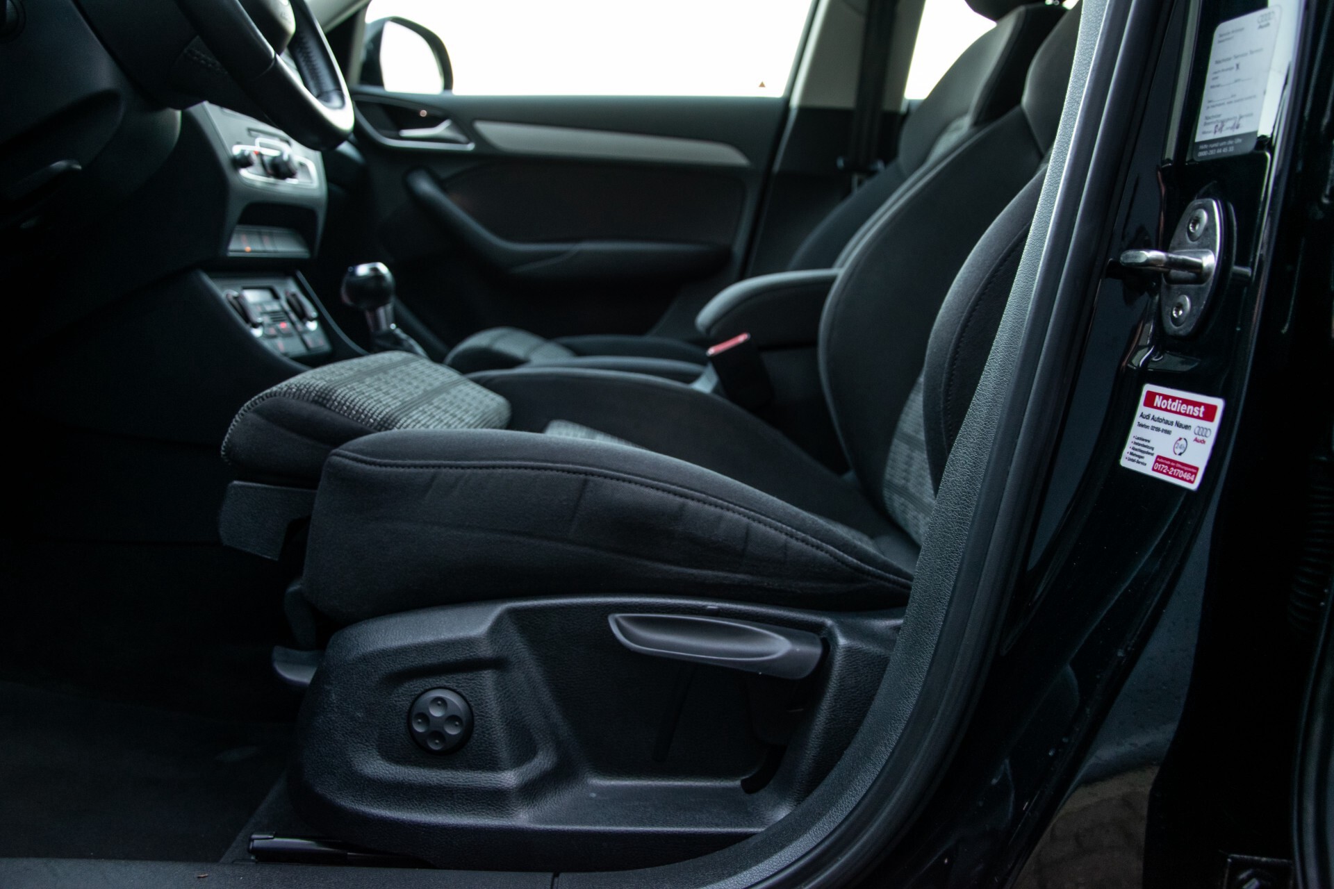 Audi Q3 2.0 TFSI quattro LED/Navi/Ecc/19"/Verw-stoelen Aut7 Foto 39