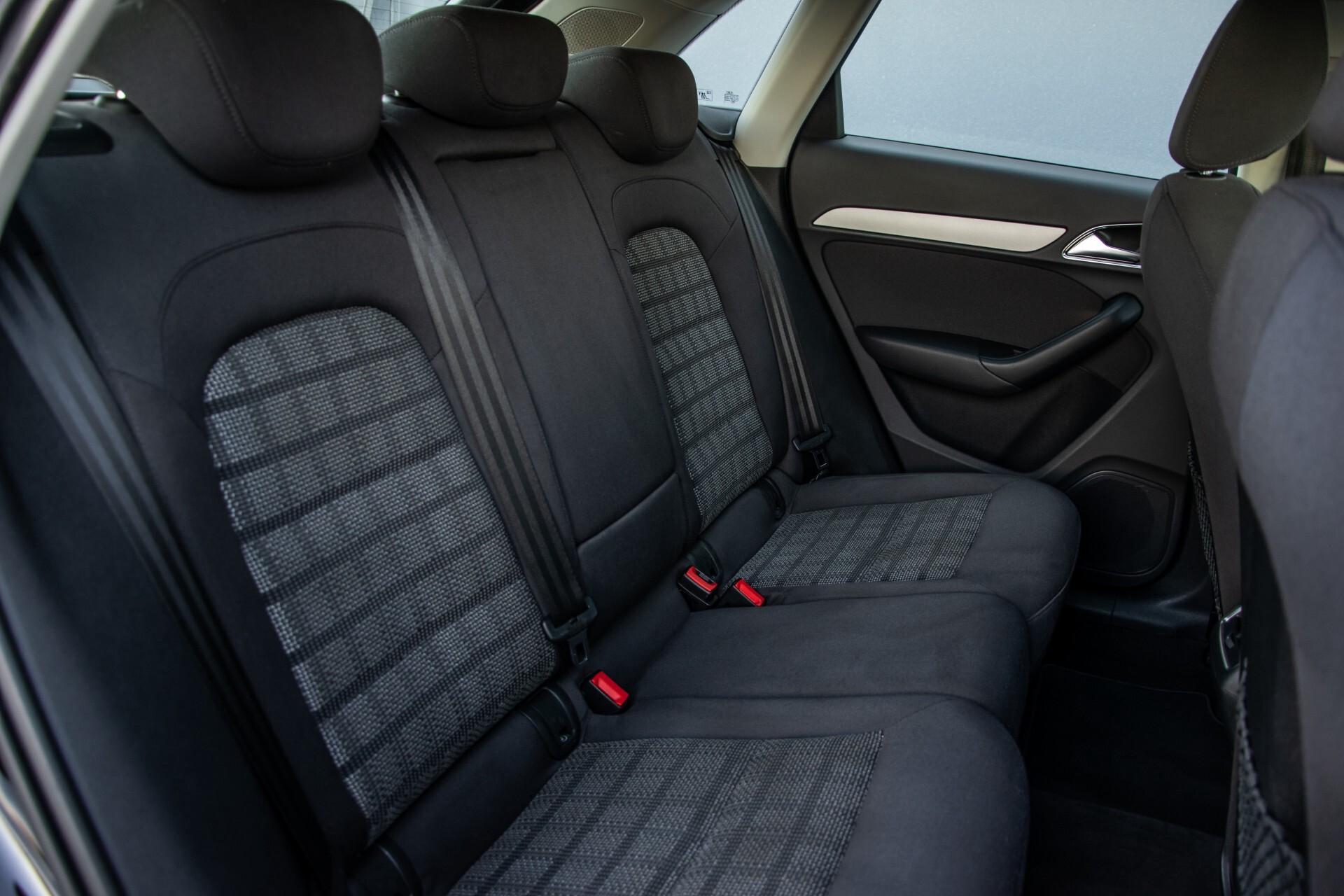 Audi Q3 2.0 TFSI quattro LED/Navi/Ecc/19"/Verw-stoelen Aut7 Foto 4