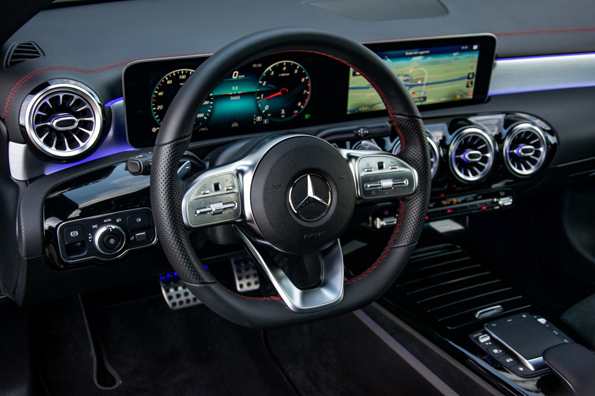 Mercedes-Benz CLA-Klasse Shooting Brake 250 AMG Panorama/Rij-assistentie/Burmester/Night Aut7 Foto 16