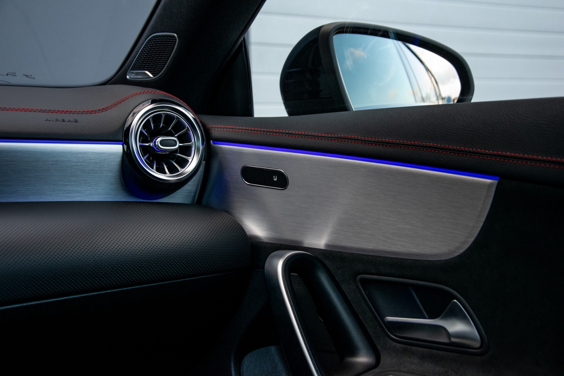 Mercedes-Benz CLA-Klasse Shooting Brake 250 AMG Panorama/Rij-assistentie/Burmester/Night Aut7 Foto 48