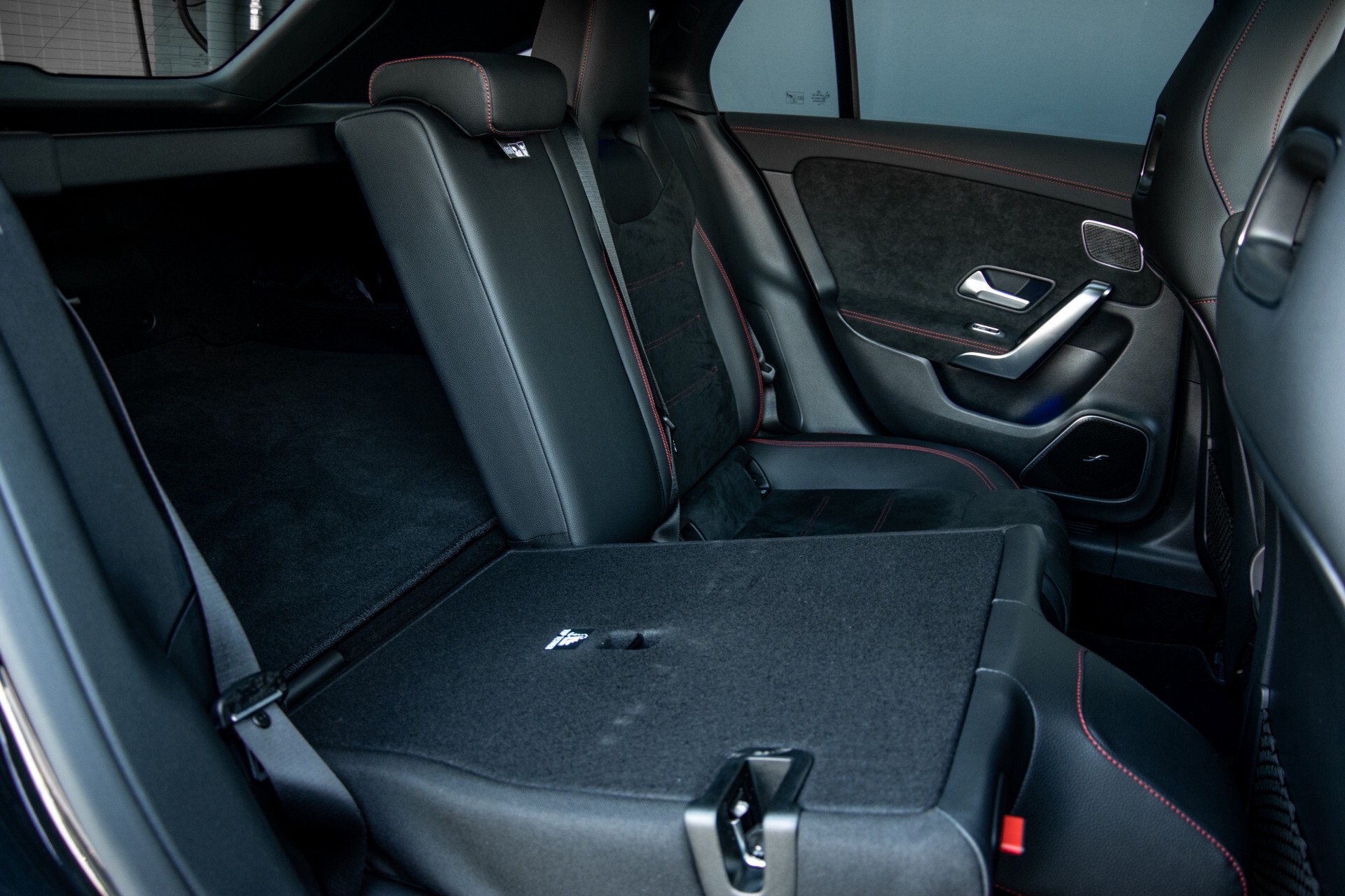 Mercedes-Benz CLA-Klasse Shooting Brake 250 AMG Panorama/Rij-assistentie/Burmester/Night Aut7 Foto 5