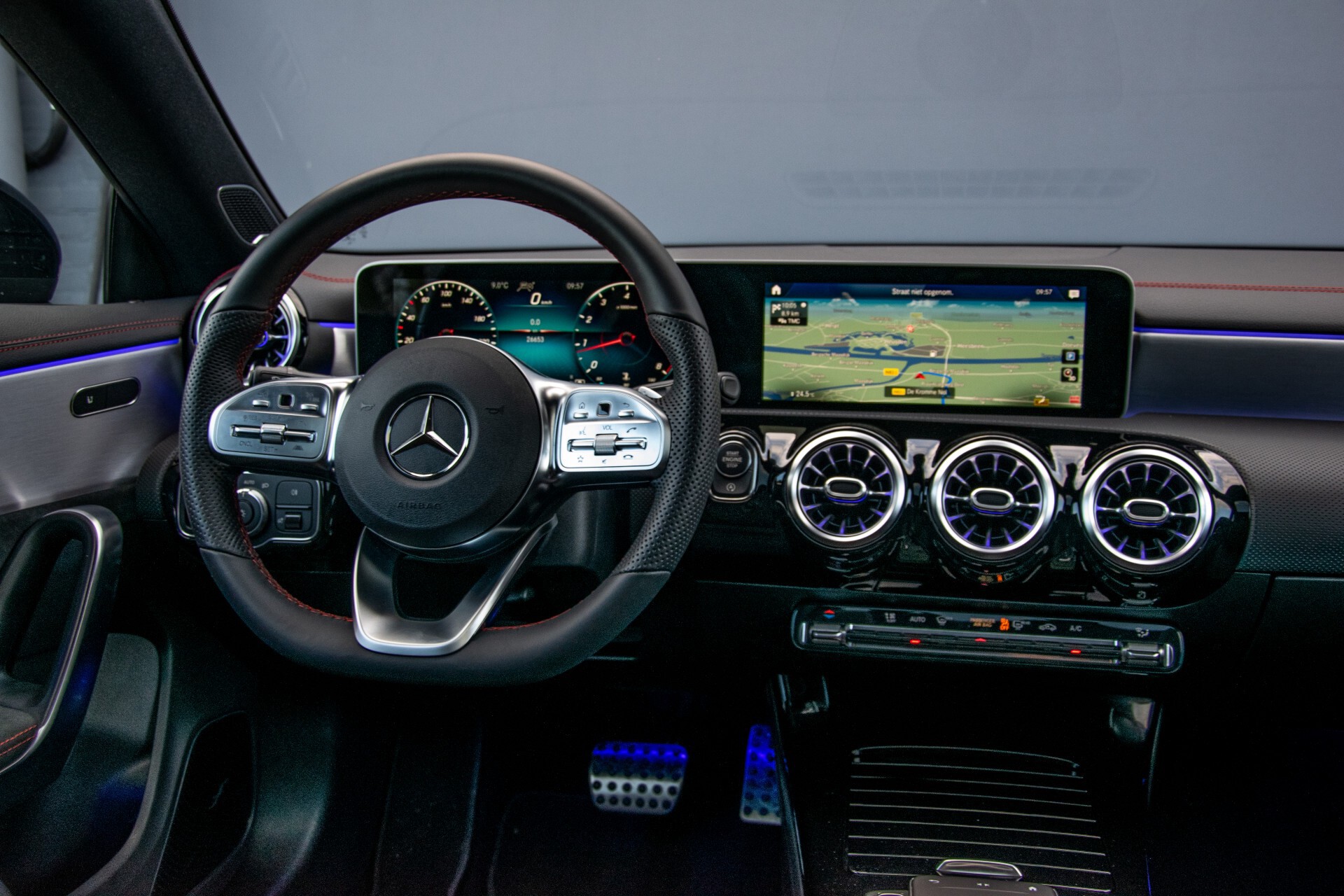 Mercedes-Benz CLA-Klasse Shooting Brake 250 AMG Panorama/Rij-assistentie/Burmester/Night Aut7 Foto 6