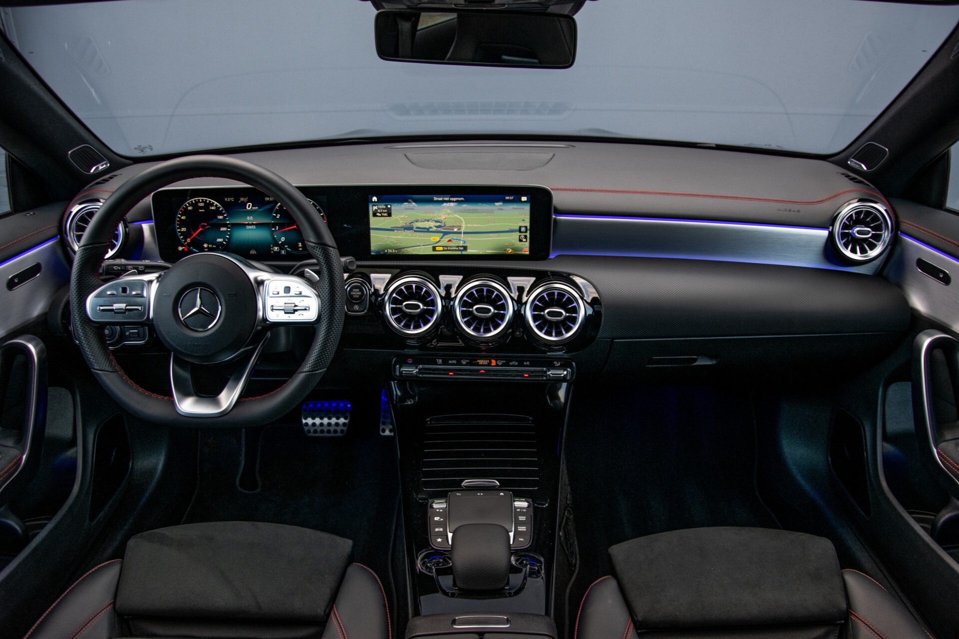 Mercedes-Benz CLA-Klasse Shooting Brake 250 AMG Panorama/Rij-assistentie/Burmester/Night Aut7 Foto 7