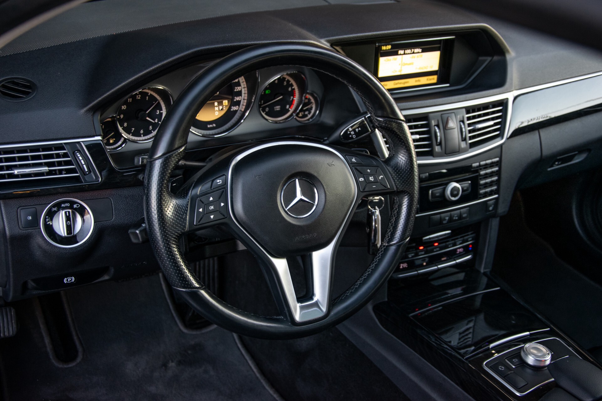 Mercedes-Benz E-Klasse Estate 200 CGI Avantgarde Schuifdak/Stoelverwarming/ILS/Navi/Pts Aut7 Foto 16