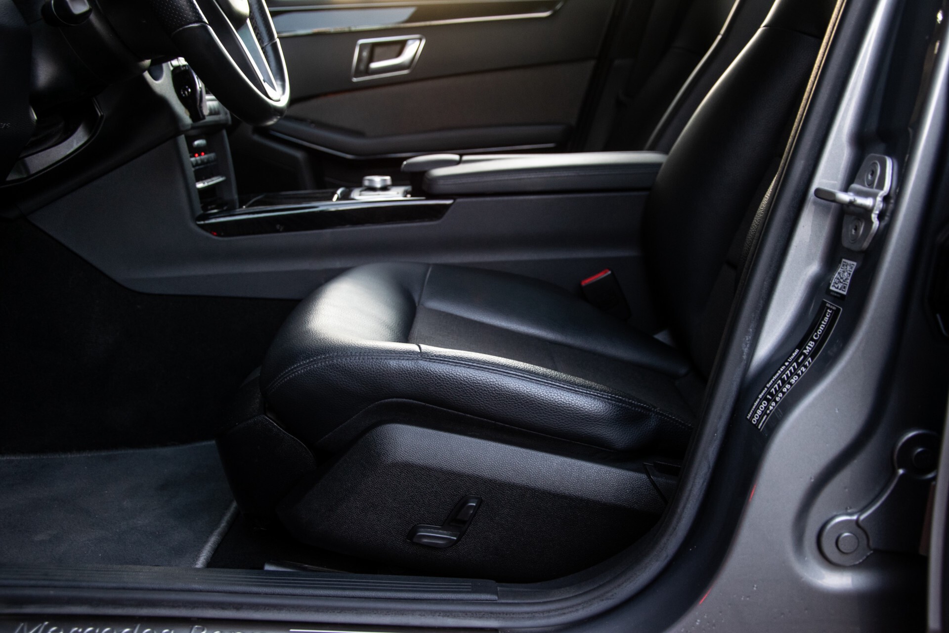 Mercedes-Benz E-Klasse Estate 200 CGI Avantgarde Schuifdak/Stoelverwarming/ILS/Navi/Pts Aut7 Foto 27