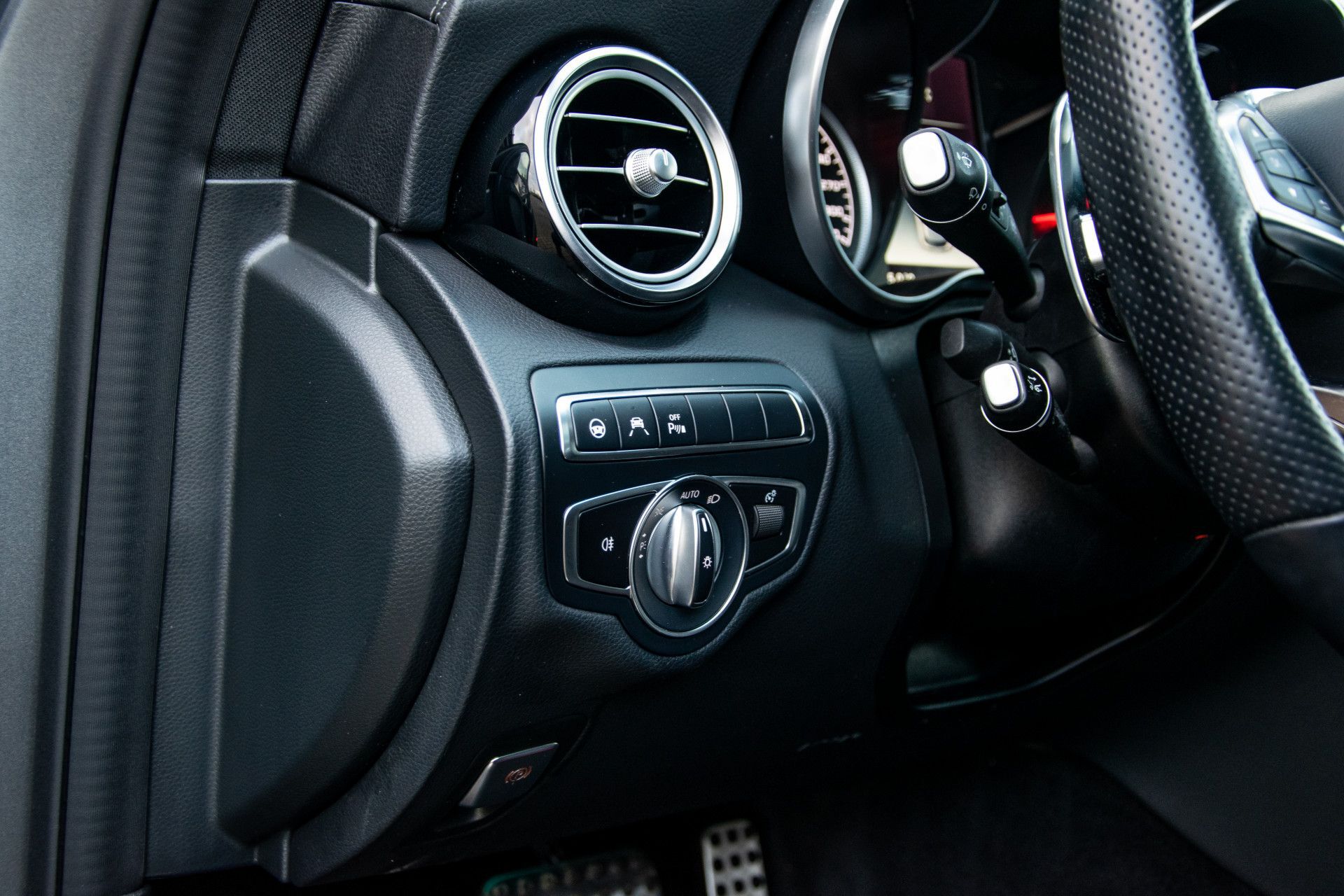 Mercedes-Benz C-Klasse Estate 63 AMG Night Designo | Rij-assistentie | Keyless | Burmester | Panorama Aut7 Foto 26