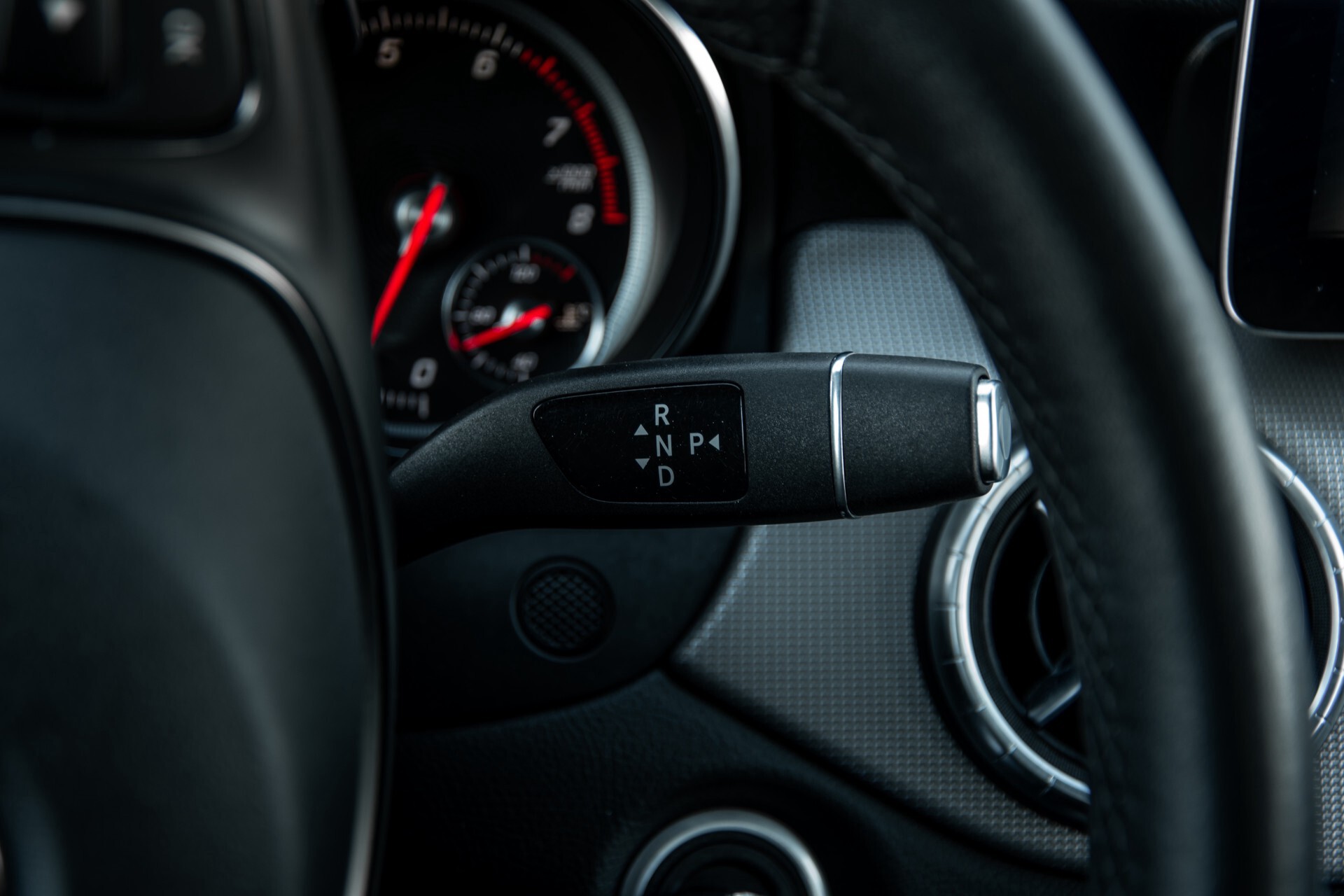 Mercedes-Benz CLA-Klasse 180 Urban Mediadisplay/Stoelverwarming/LED Aut7 Foto 14