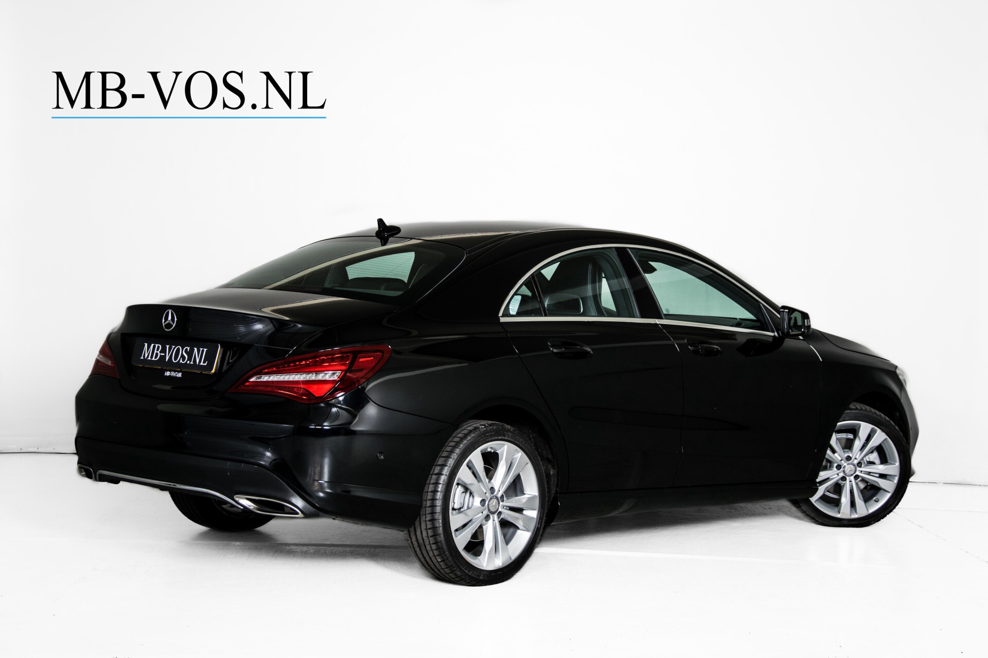 Mercedes-Benz CLA-Klasse 180 Urban Mediadisplay/Stoelverwarming/LED Aut7 Foto 2