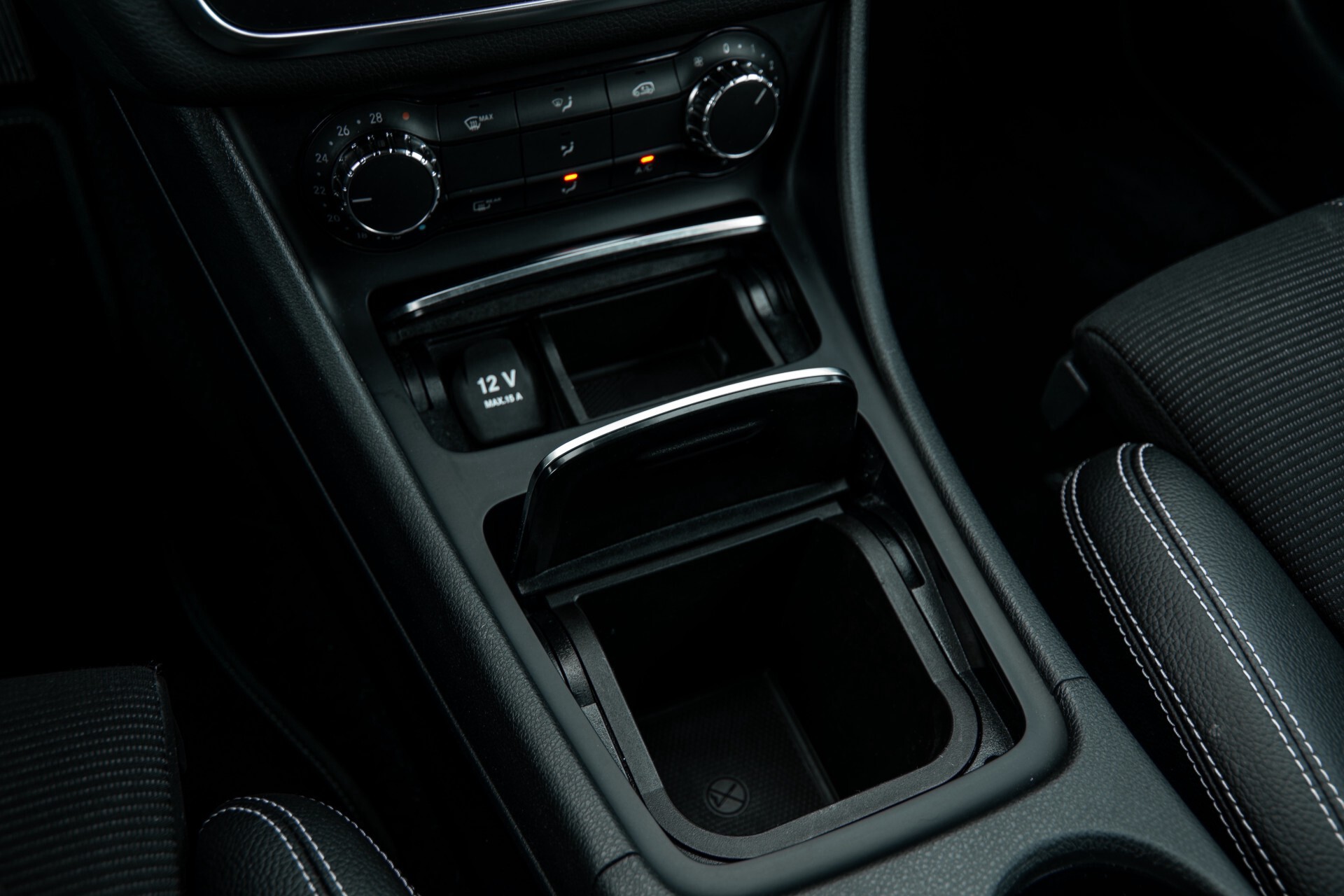 Mercedes-Benz CLA-Klasse 180 Urban Mediadisplay/Stoelverwarming/LED Aut7 Foto 28