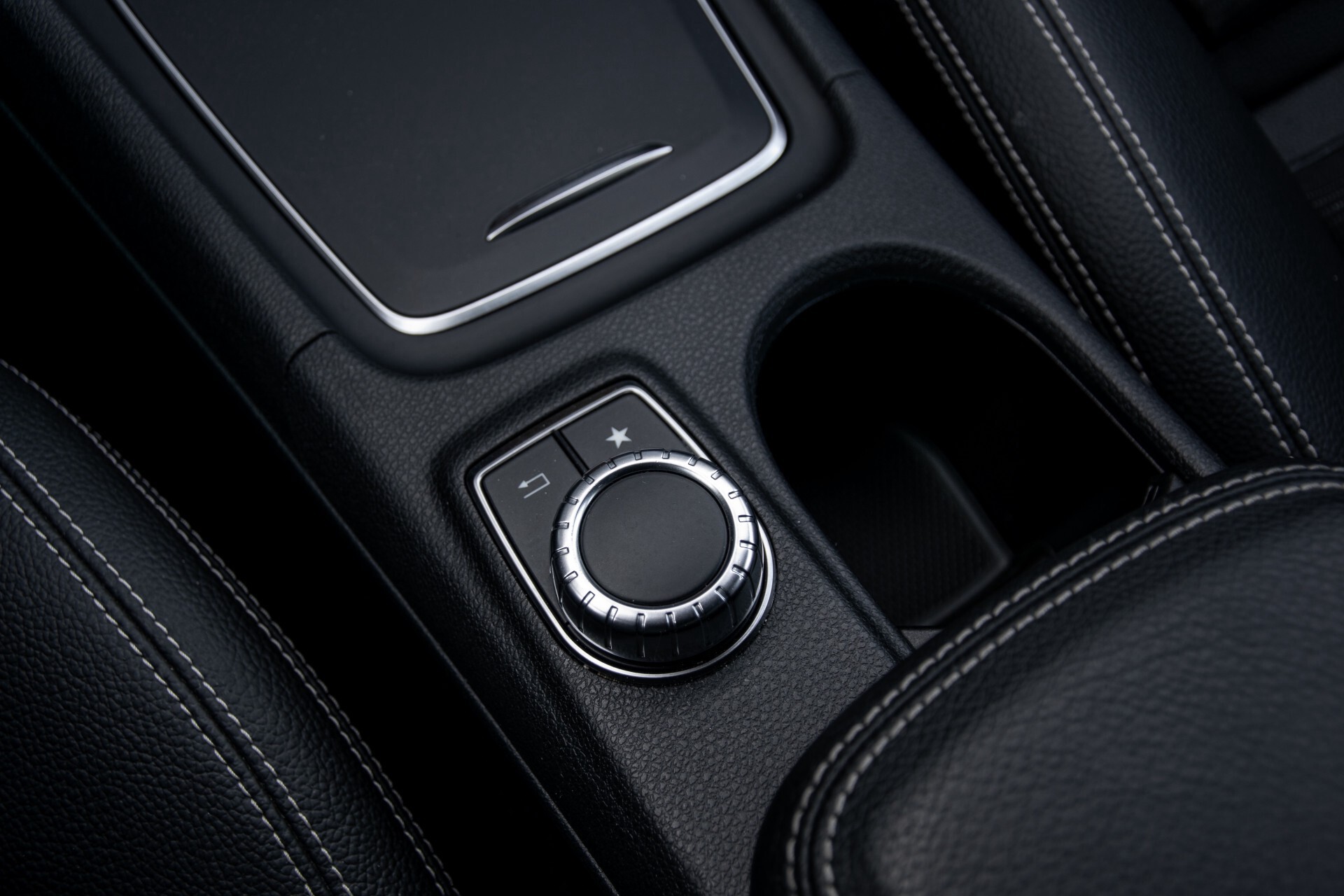 Mercedes-Benz CLA-Klasse 180 Urban Mediadisplay/Stoelverwarming/LED Aut7 Foto 30