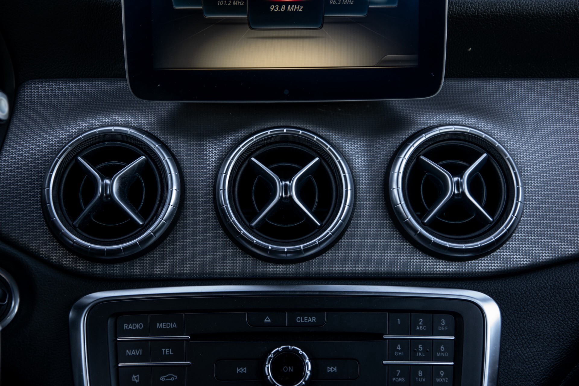 Mercedes-Benz CLA-Klasse 180 Urban Mediadisplay/Stoelverwarming/LED Aut7 Foto 43