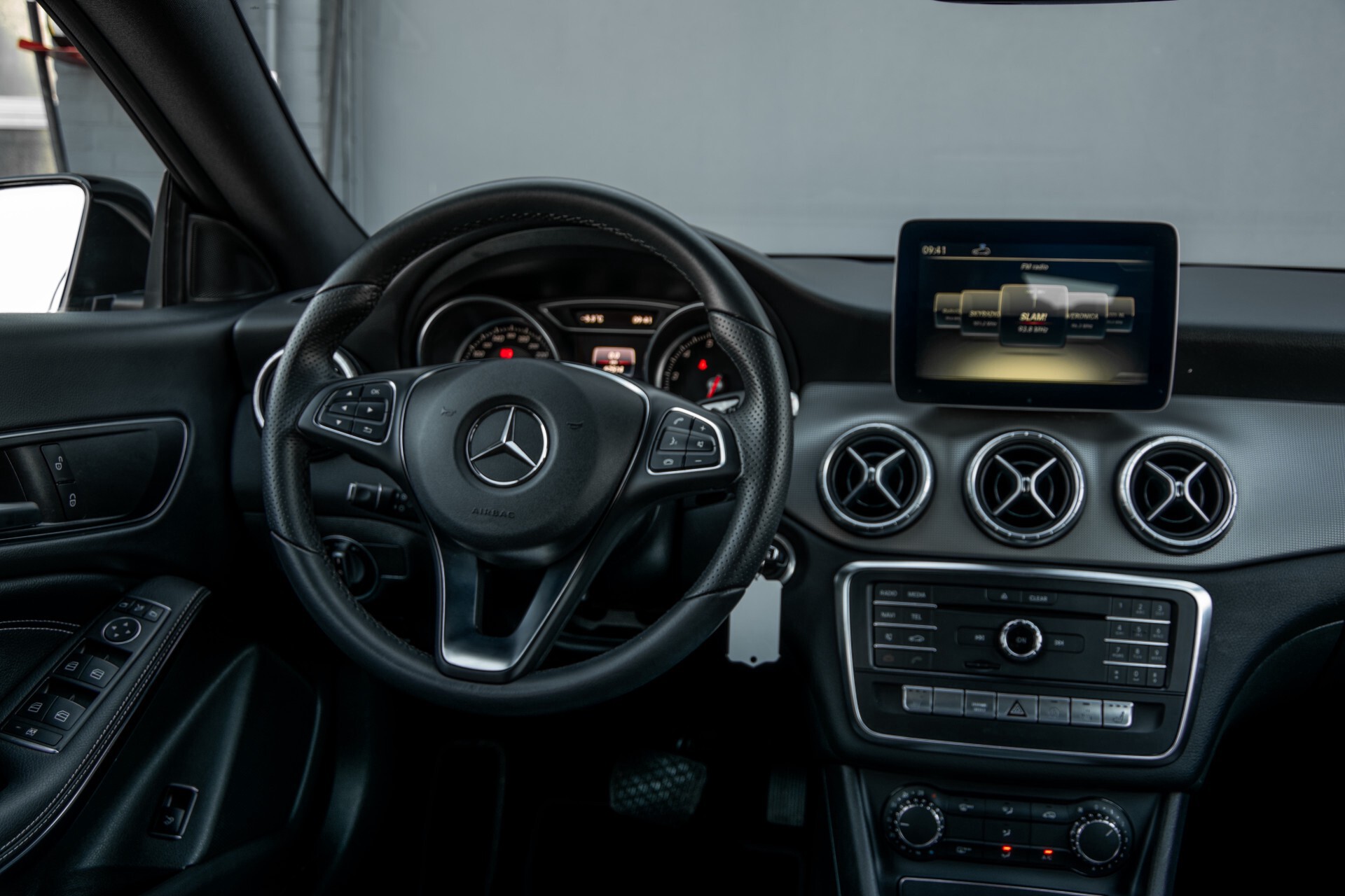 Mercedes-Benz CLA-Klasse 180 Urban Mediadisplay/Stoelverwarming/LED Aut7 Foto 7