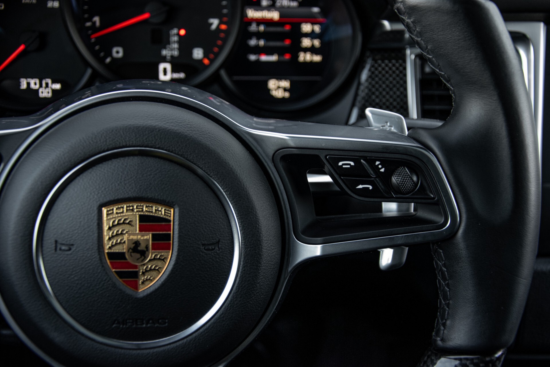 Porsche Macan 3.0 GTS Luchtvering/Panorama/Carbon/Bose/360-camera/Memory/PDLS Aut7 Foto 14