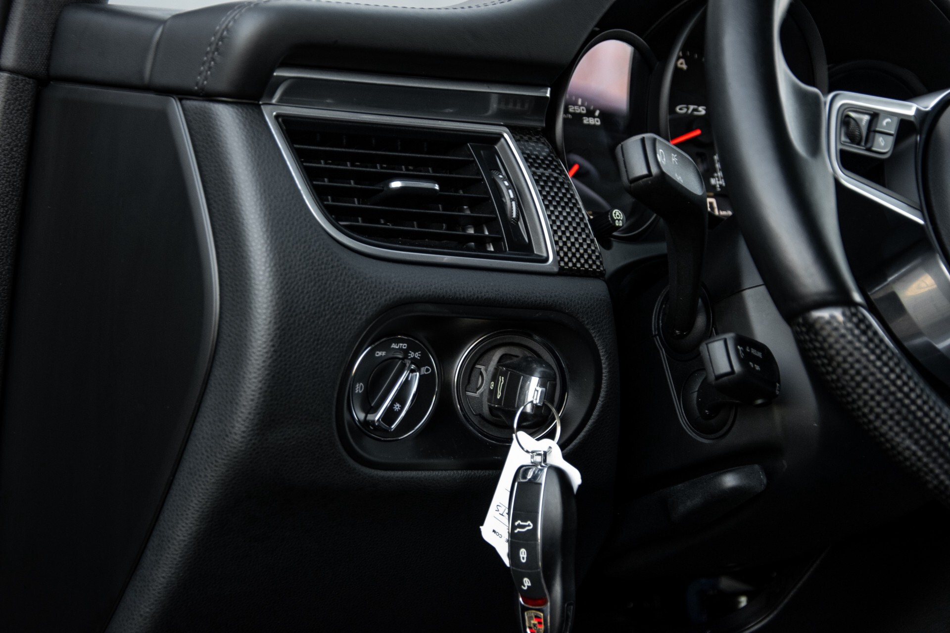Porsche Macan 3.0 GTS Luchtvering/Panorama/Carbon/Bose/360-camera/Memory/PDLS Aut7 Foto 18