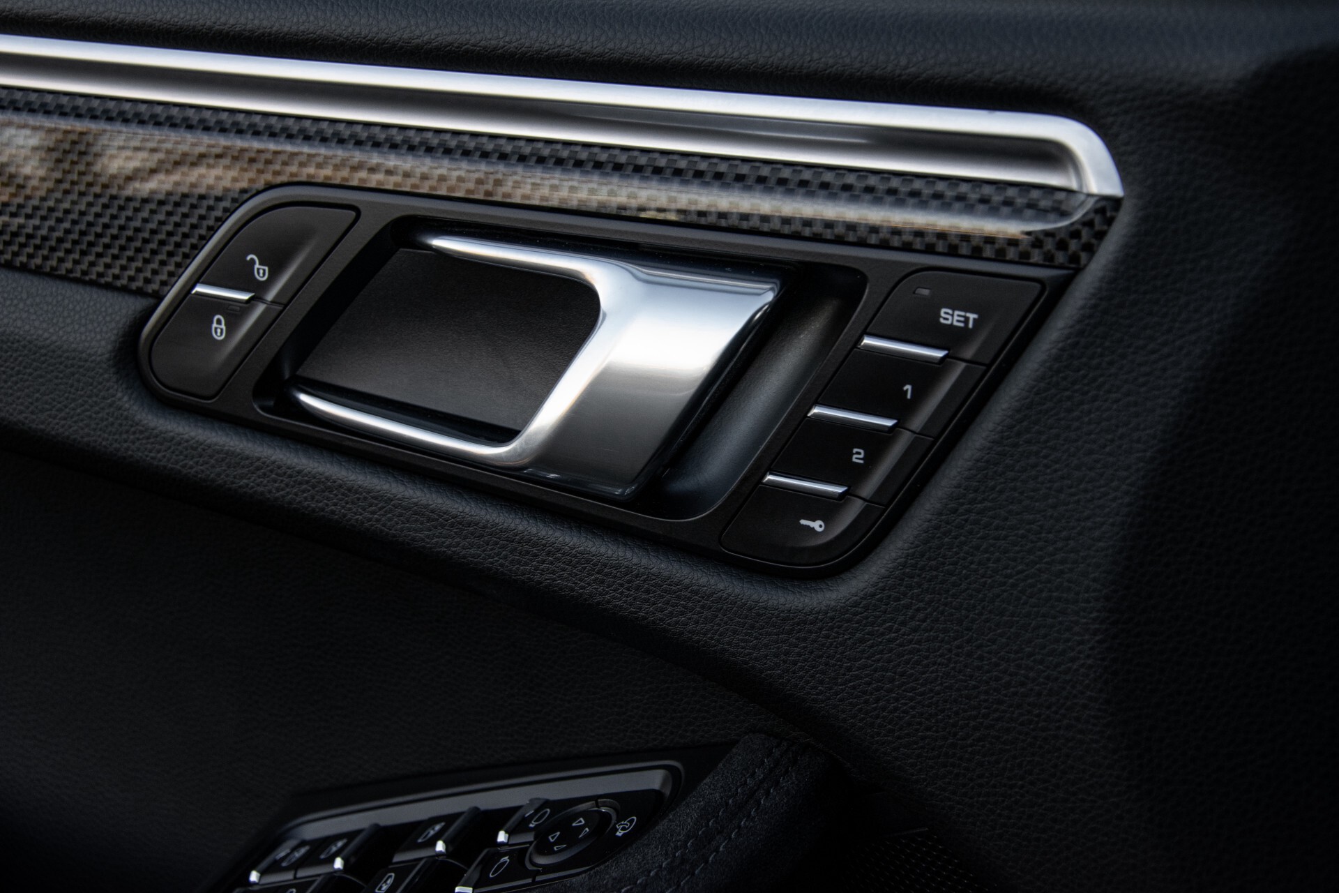 Porsche Macan 3.0 GTS Luchtvering/Panorama/Carbon/Bose/360-camera/Memory/PDLS Aut7 Foto 24