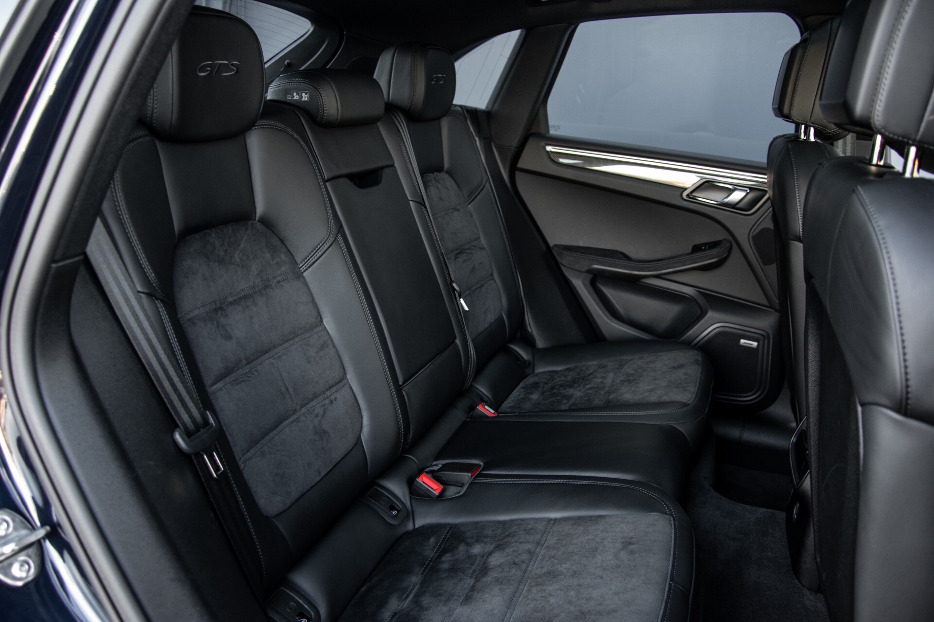 Porsche Macan 3.0 GTS Luchtvering/Panorama/Carbon/Bose/360-camera/Memory/PDLS Aut7 Foto 4