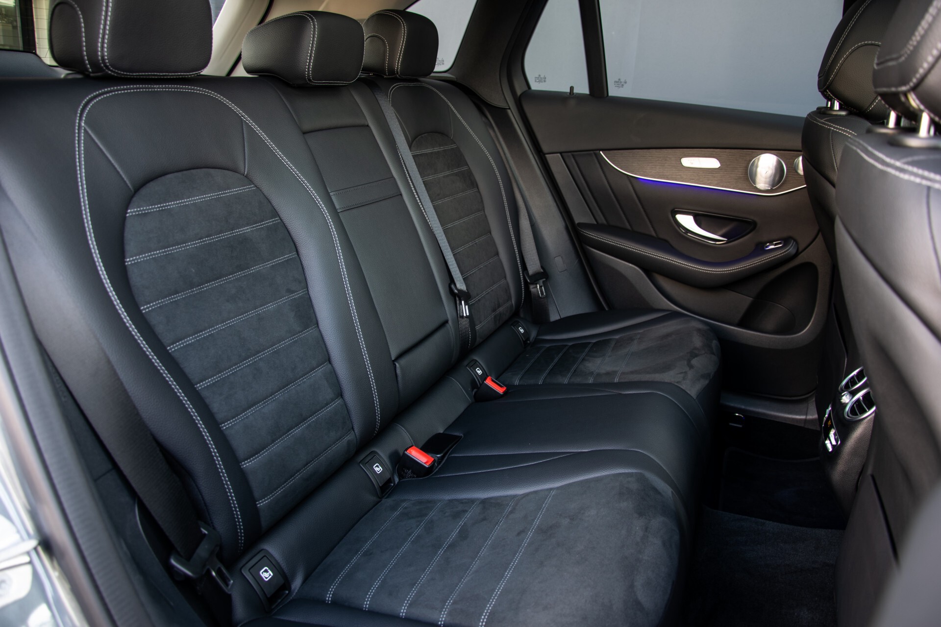 Mercedes-Benz GLC 220d 4-M AMG Panorama/Keyless/Burmester/Night/Assistentie/Standkachel/20" Aut9 Foto 4