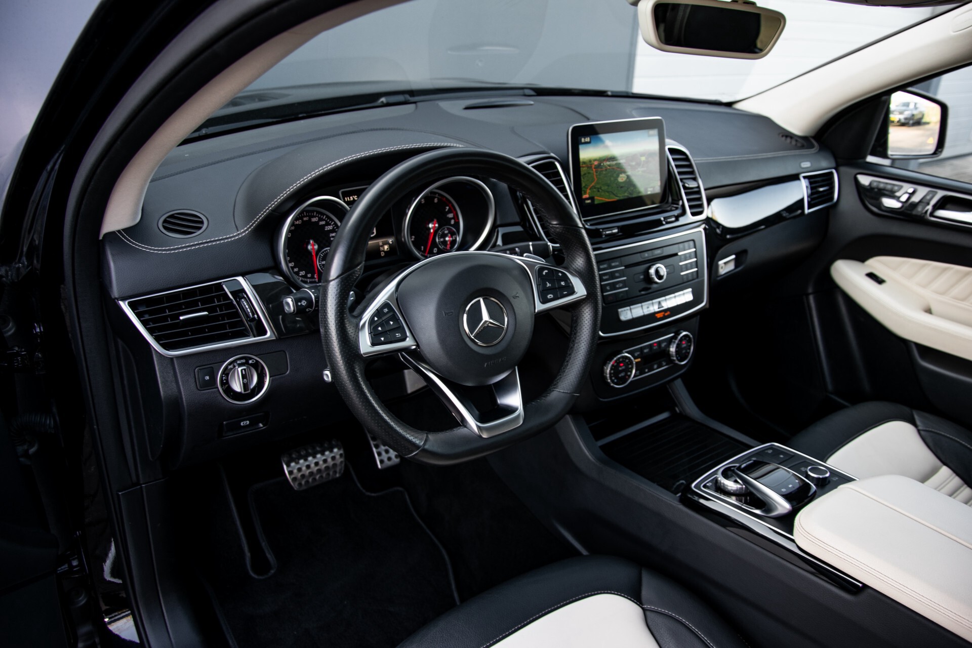 Mercedes-Benz GLE 43 AMG 4-M Active Curve System/Distronic/Panorama/22" Aut9 Foto 17