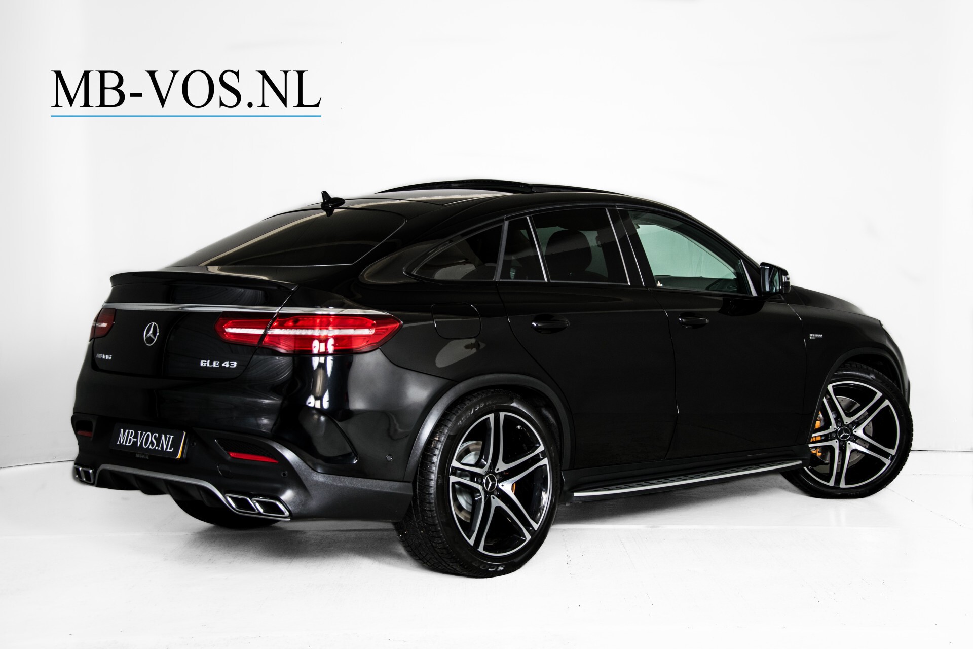 Mercedes-Benz GLE 43 AMG 4-M Active Curve System/Distronic/Panorama/22" Aut9 Foto 2