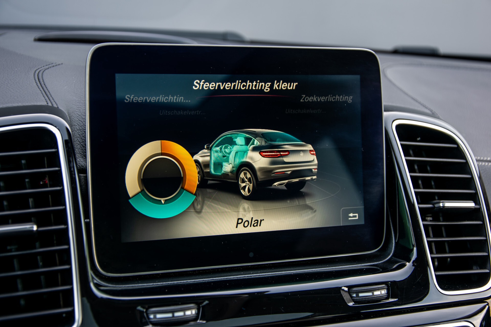 Mercedes-Benz GLE 43 AMG 4-M Active Curve System/Distronic/Panorama/22" Aut9 Foto 26