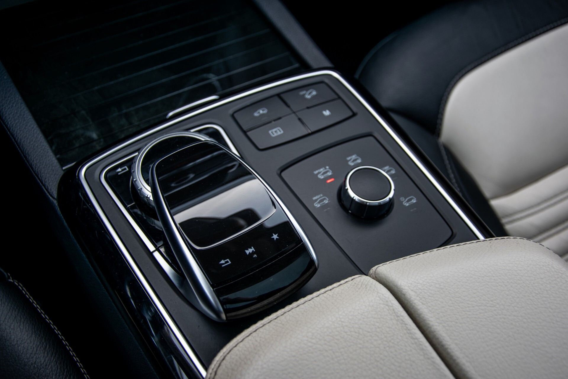 Mercedes-Benz GLE 43 AMG 4-M Active Curve System/Distronic/Panorama/22" Aut9 Foto 34