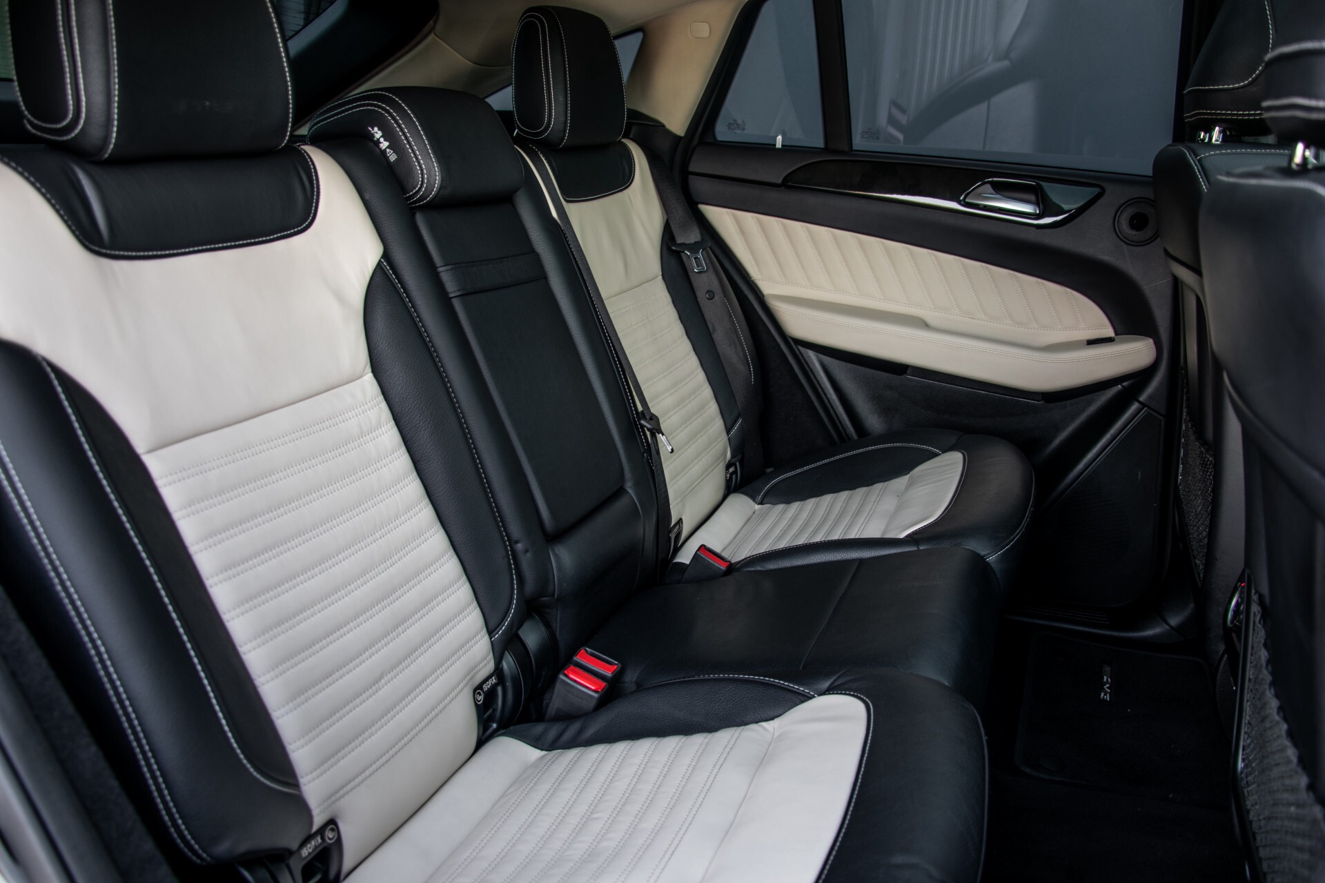 Mercedes-Benz GLE 43 AMG 4-M Active Curve System/Distronic/Panorama/22" Aut9 Foto 4