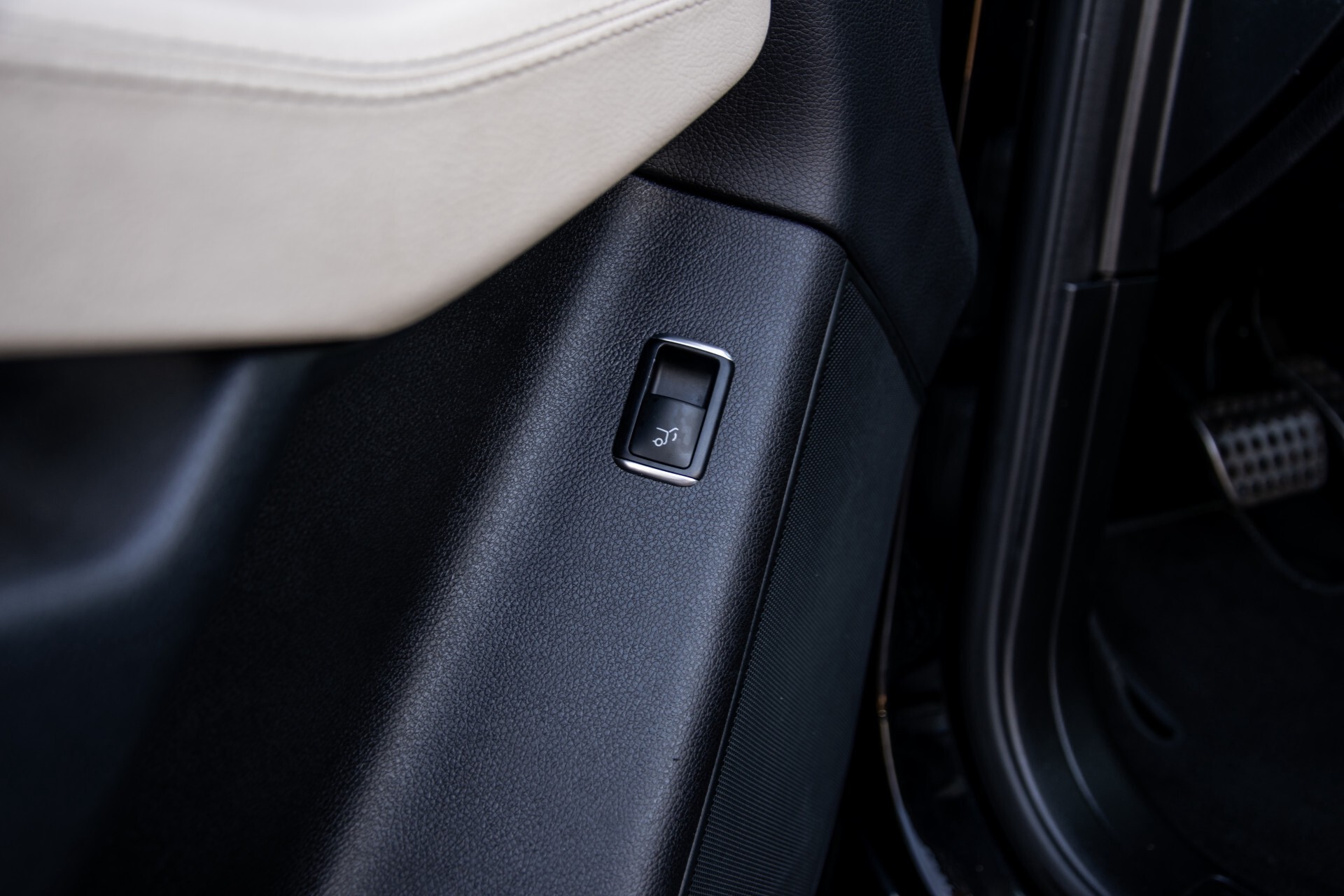 Mercedes-Benz GLE 43 AMG 4-M Active Curve System/Distronic/Panorama/22" Aut9 Foto 44