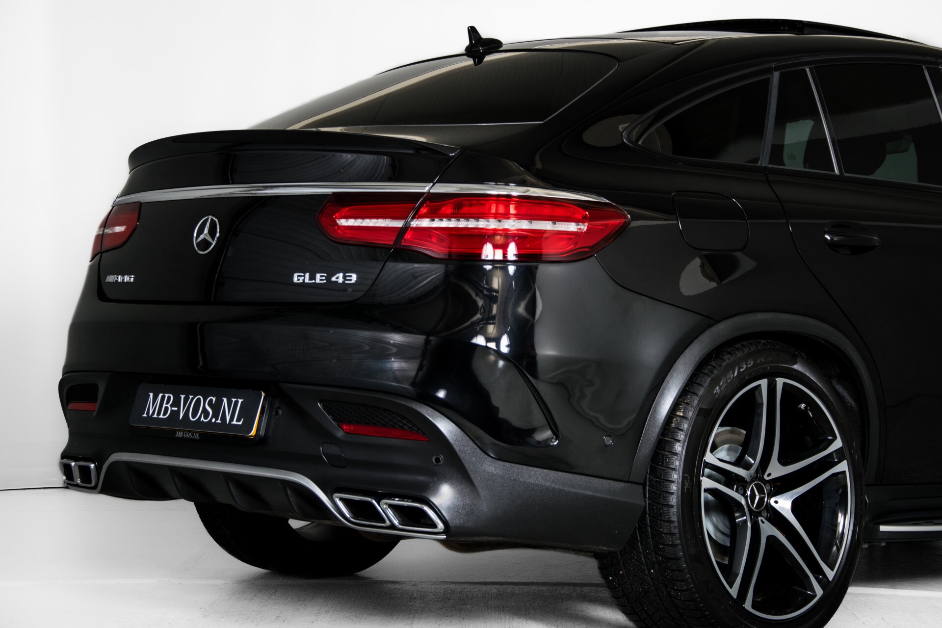 Mercedes-Benz GLE 43 AMG 4-M Active Curve System/Distronic/Panorama/22" Aut9 Foto 60