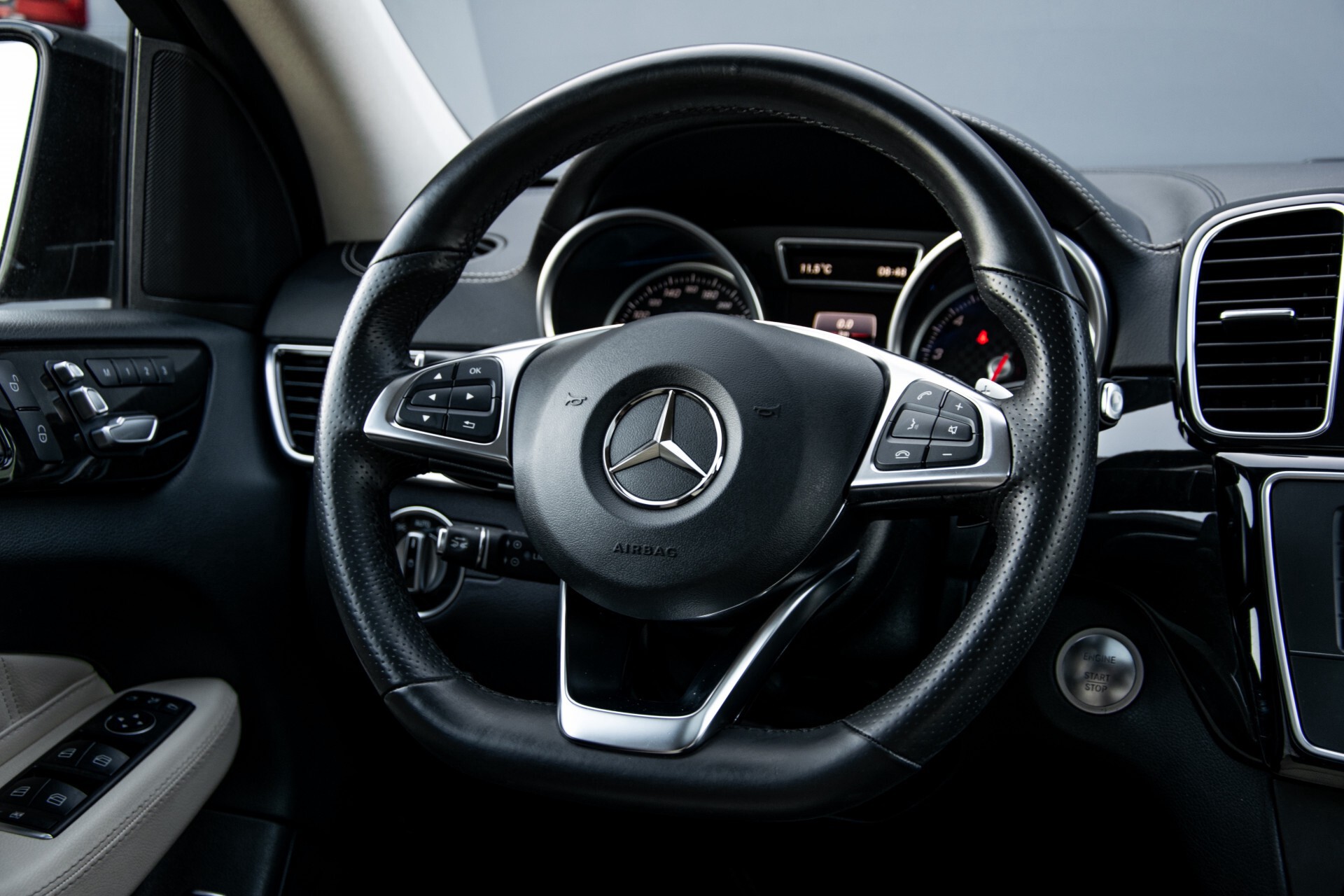 Mercedes-Benz GLE 43 AMG 4-M Active Curve System/Distronic/Panorama/22" Aut9 Foto 8