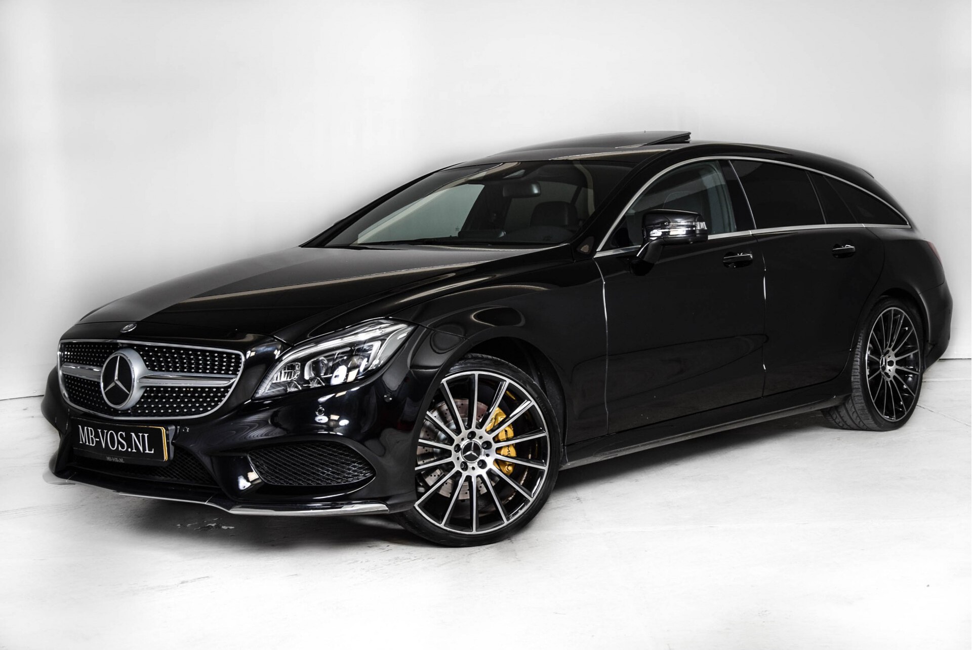 Mercedes-Benz CLS-Klasse Shooting Brake 350 Bluetec 4-M AMG Luchtvering/Distronic/Keyless-Go/360cam/Entertainment/19" Aut7 Foto 1