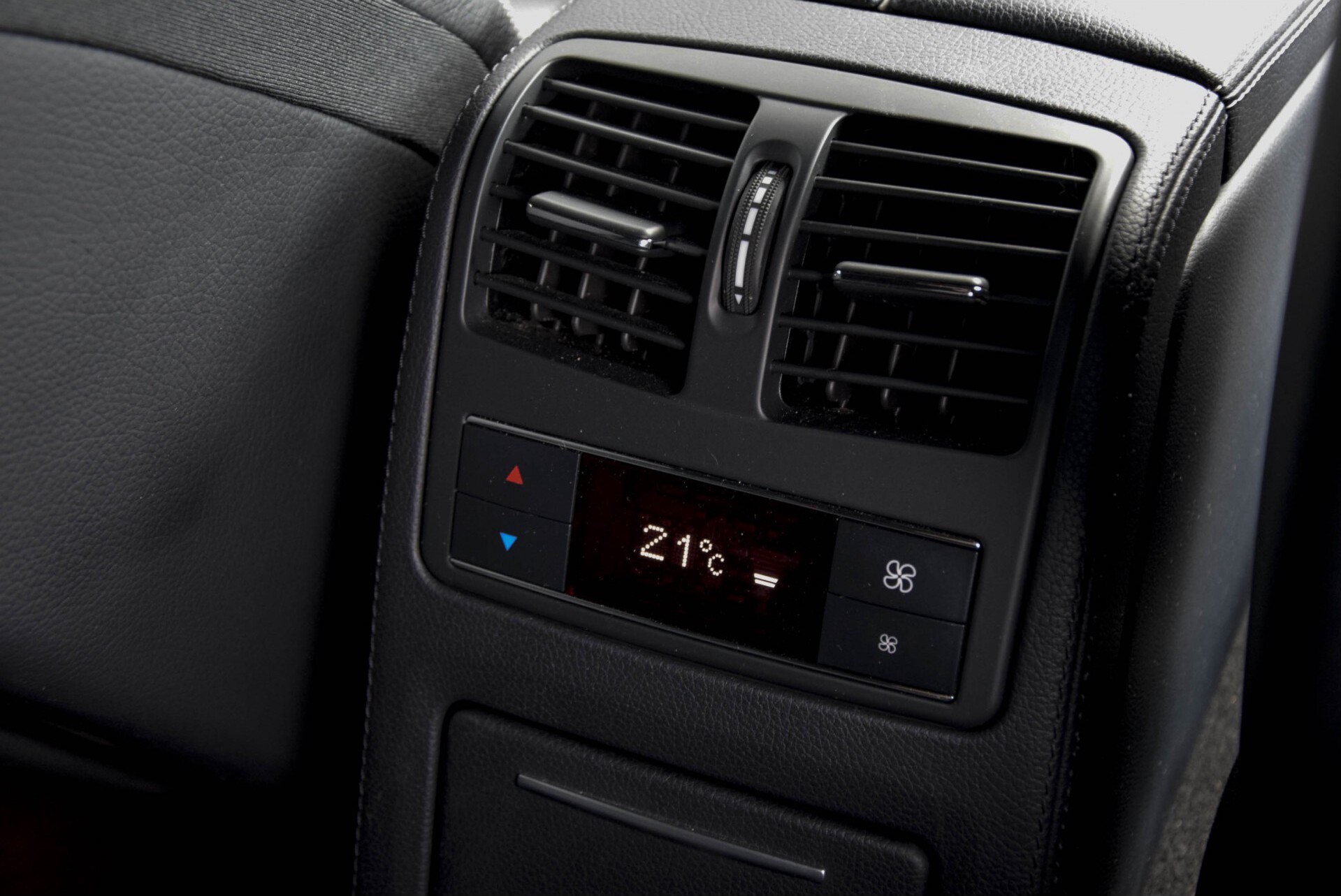 Mercedes-Benz CLS-Klasse Shooting Brake 350 Bluetec 4-M AMG Luchtvering/Distronic/Keyless-Go/360cam/Entertainment/19" Aut7 Foto 16