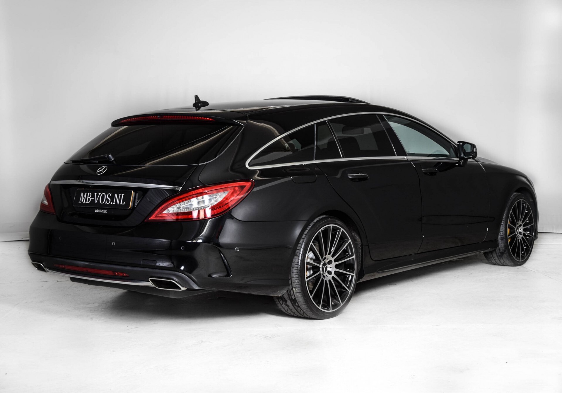 Mercedes-Benz CLS-Klasse Shooting Brake 350 Bluetec 4-M AMG Luchtvering/Distronic/Keyless-Go/360cam/Entertainment/19" Aut7 Foto 2