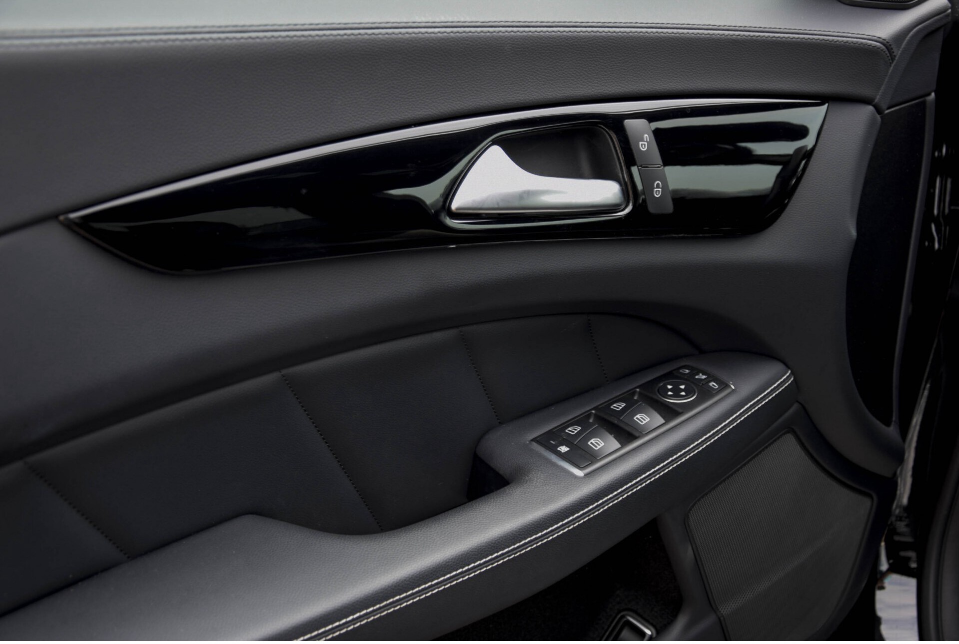 Mercedes-Benz CLS-Klasse Shooting Brake 350 Bluetec 4-M AMG Luchtvering/Distronic/Keyless-Go/360cam/Entertainment/19" Aut7 Foto 6