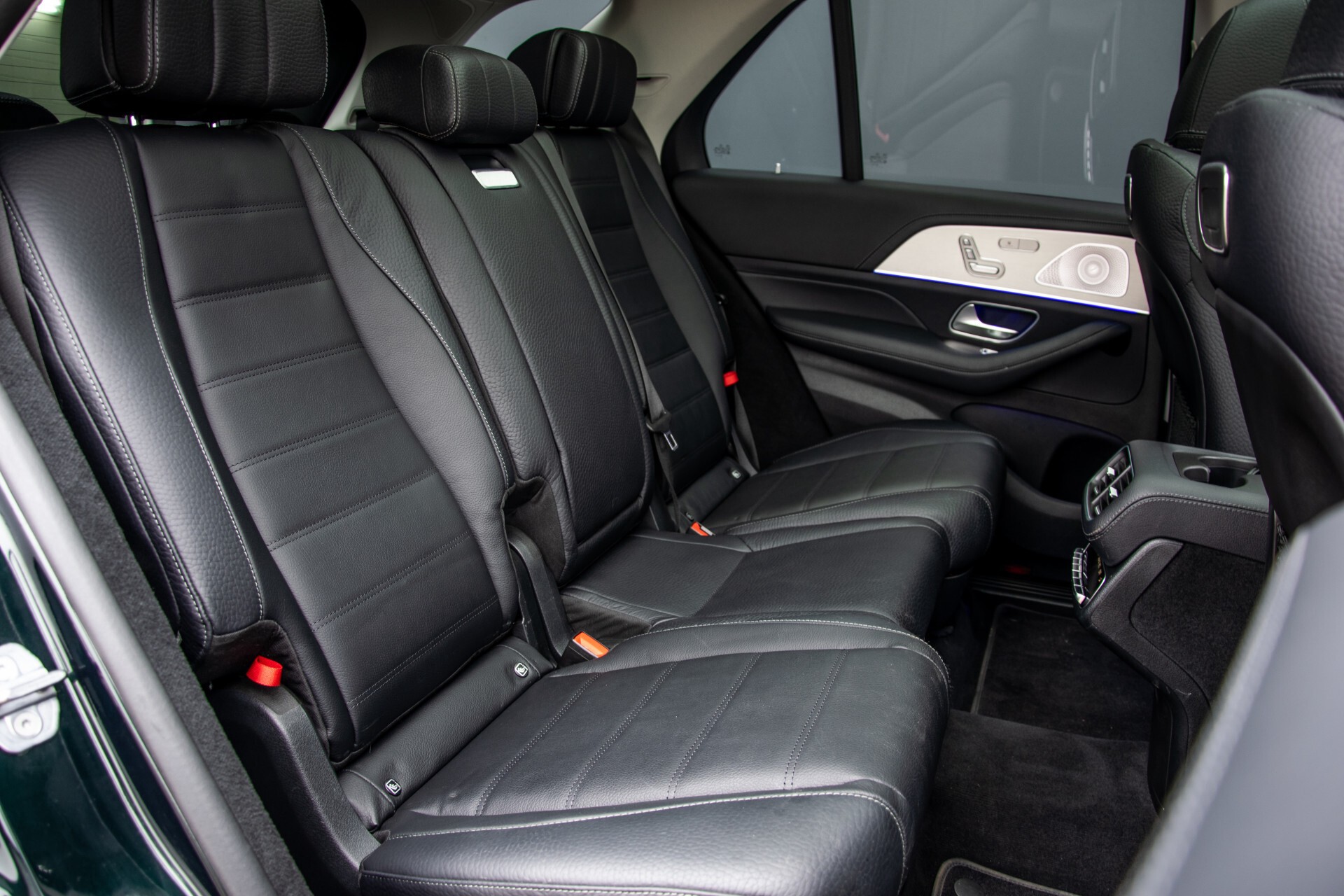 Mercedes-Benz GLE 450 4-M 7-Persoons AMG Massage/Rij-assist/Keyless/TV/360/Night/Trekhaak Aut9 Foto 4