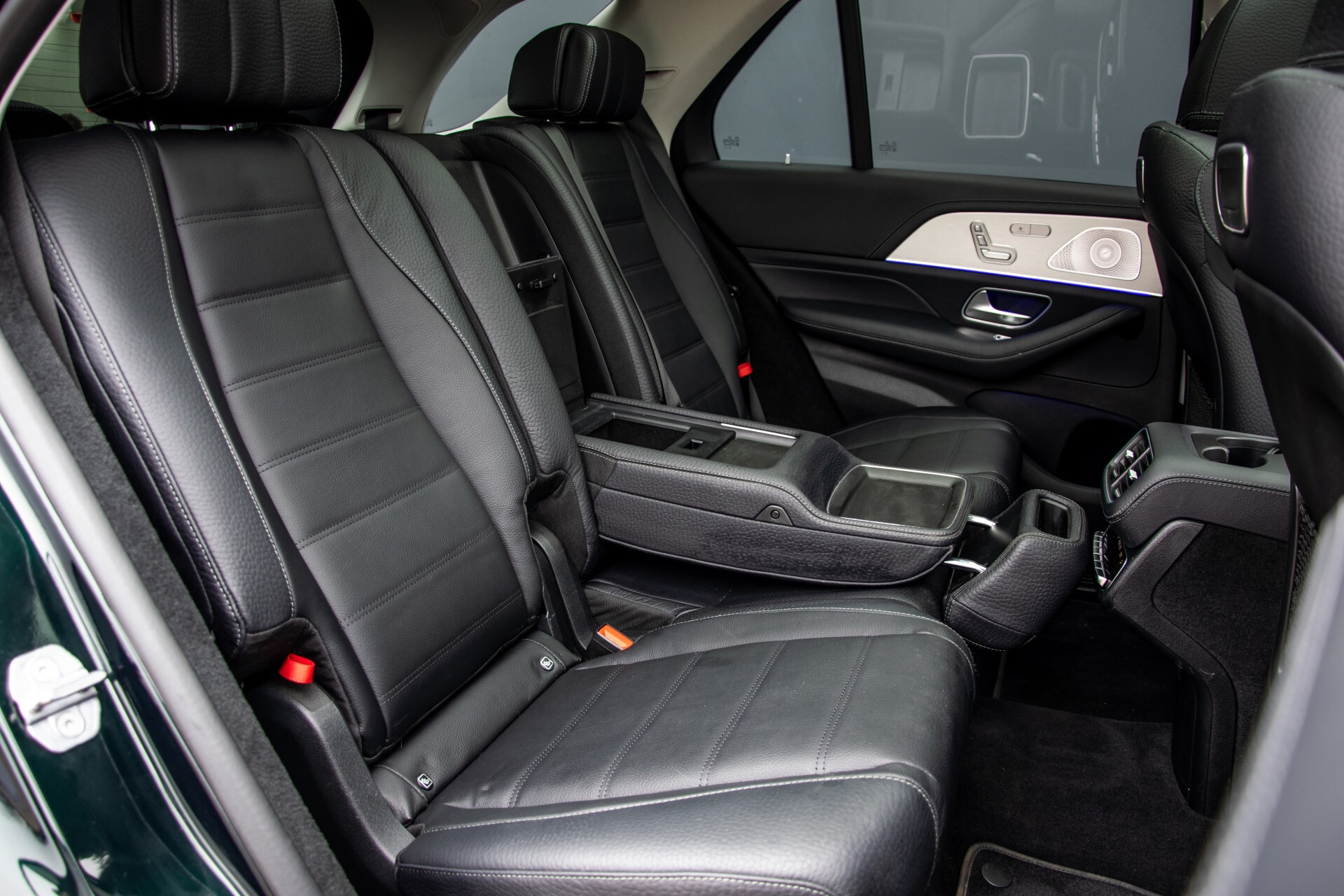 Mercedes-Benz GLE 450 4-M 7-Persoons AMG Massage/Rij-assist/Keyless/TV/360/Night/Trekhaak Aut9 Foto 5